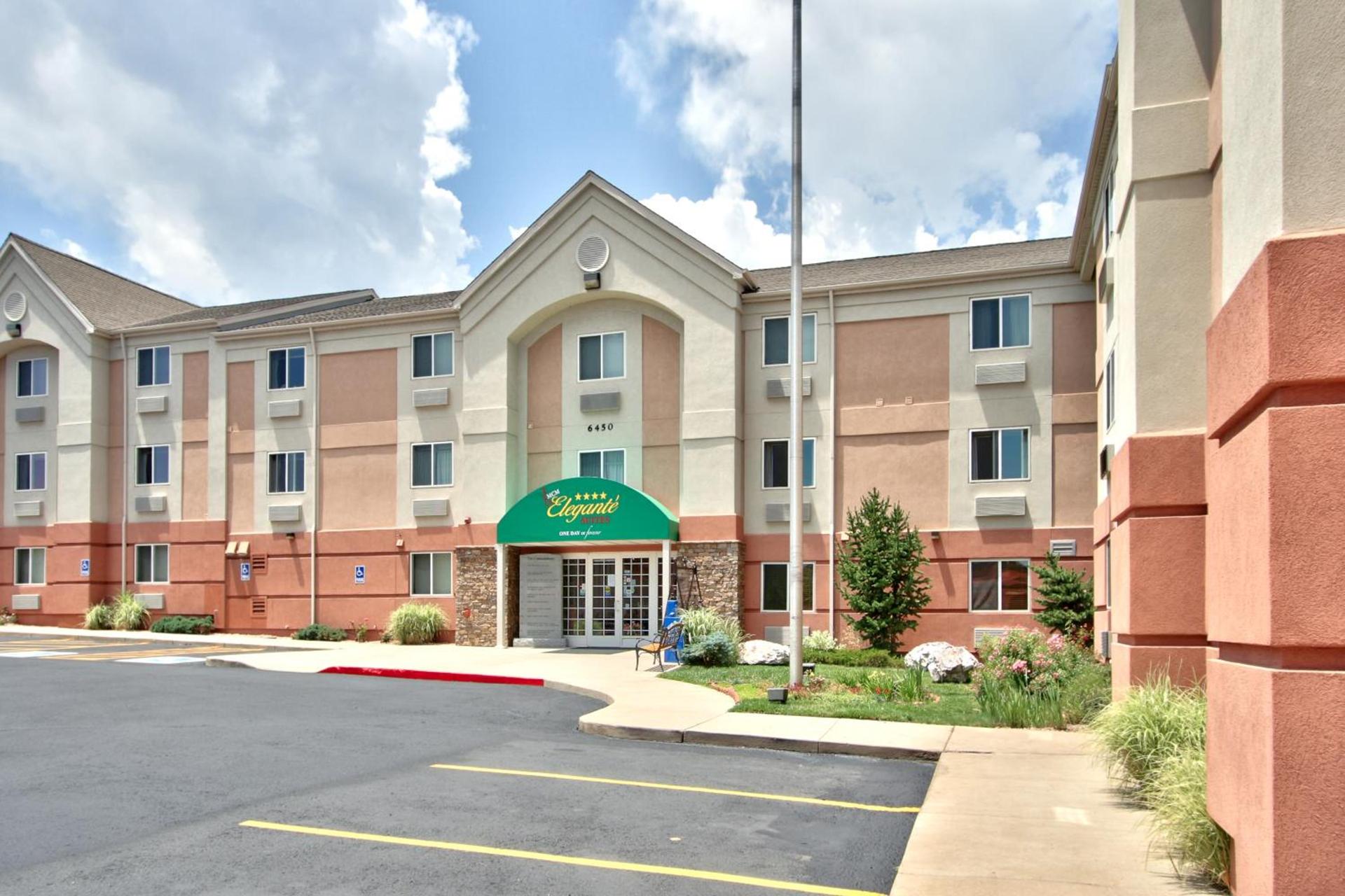 MCM Elegante Suites photo 2