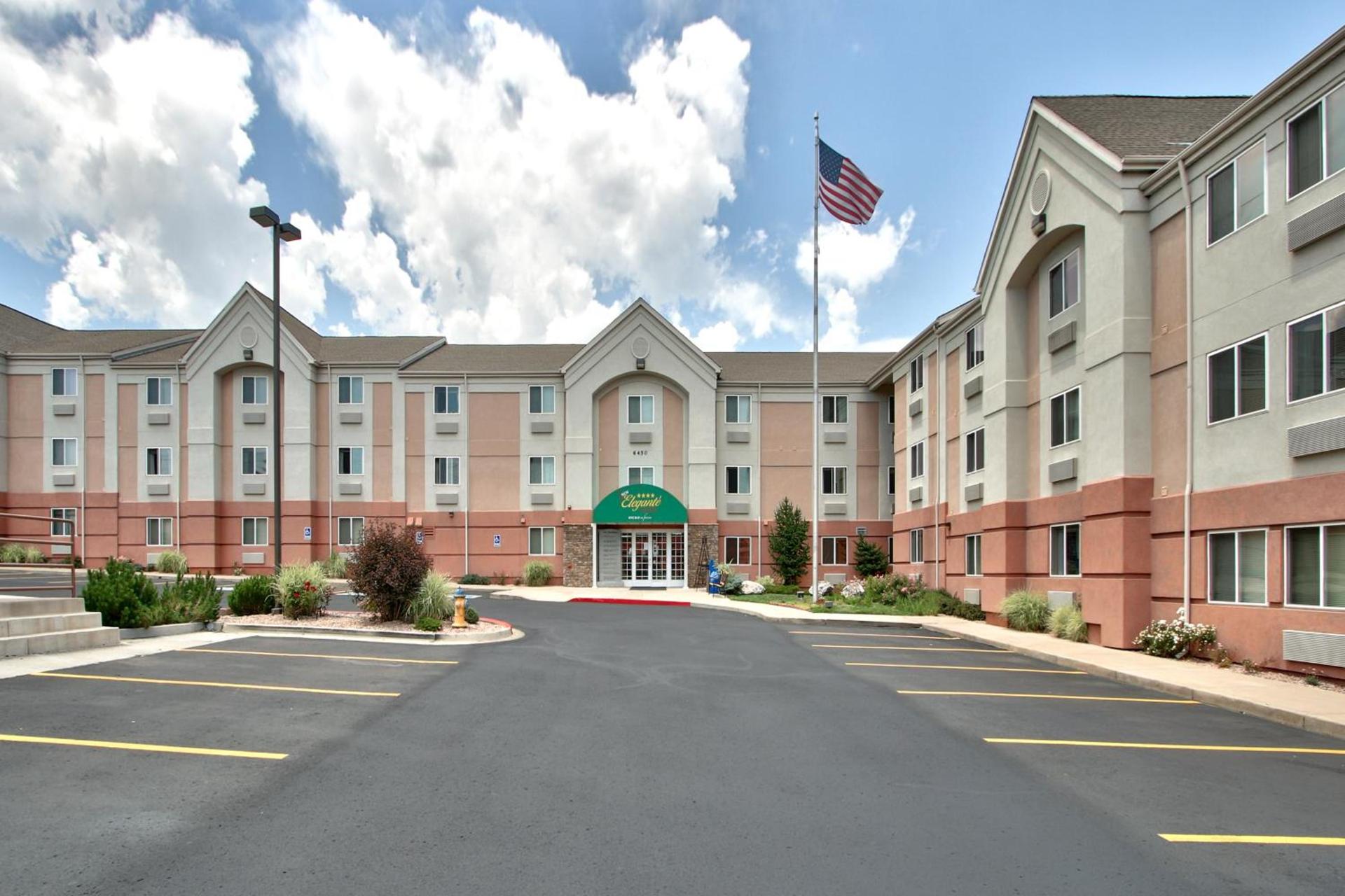 MCM Elegante Suites photo 11