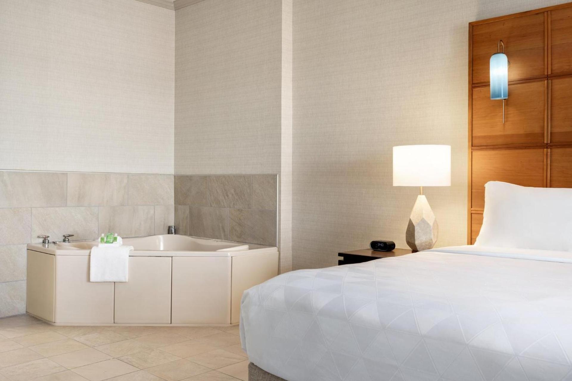 Holiday Inn & Suites Ocean City by IHG photo 95