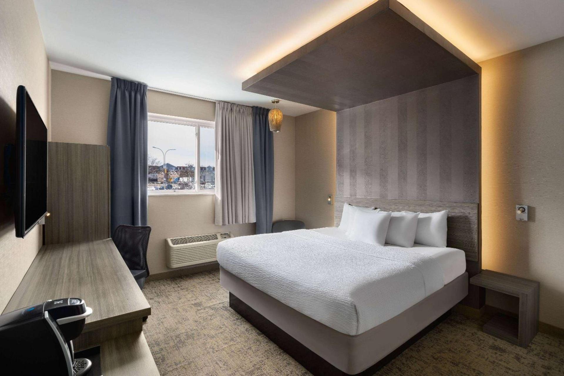 Ramada by Wyndham Bronx photo 9
