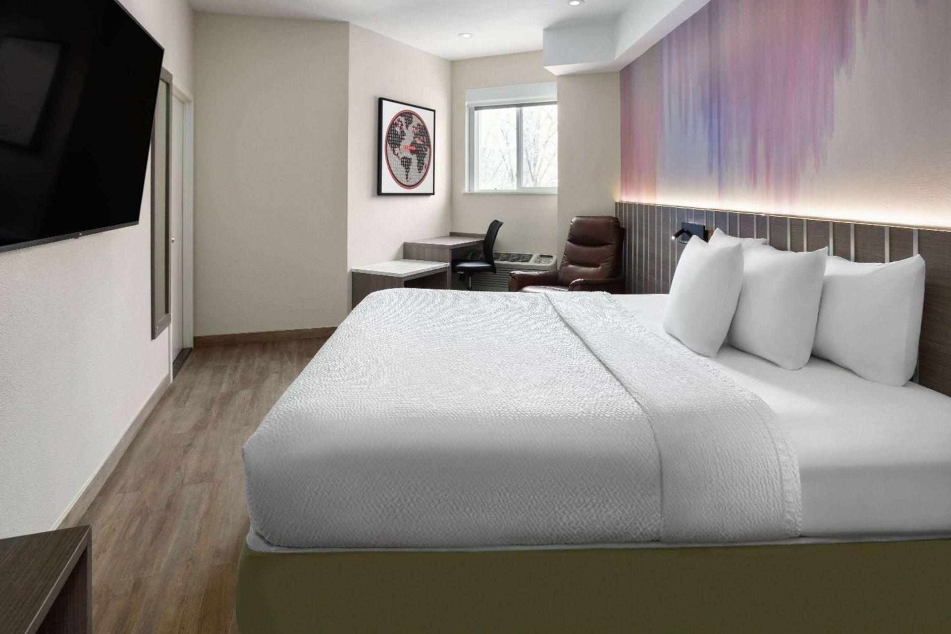 Ramada by Wyndham Bronx photo 19