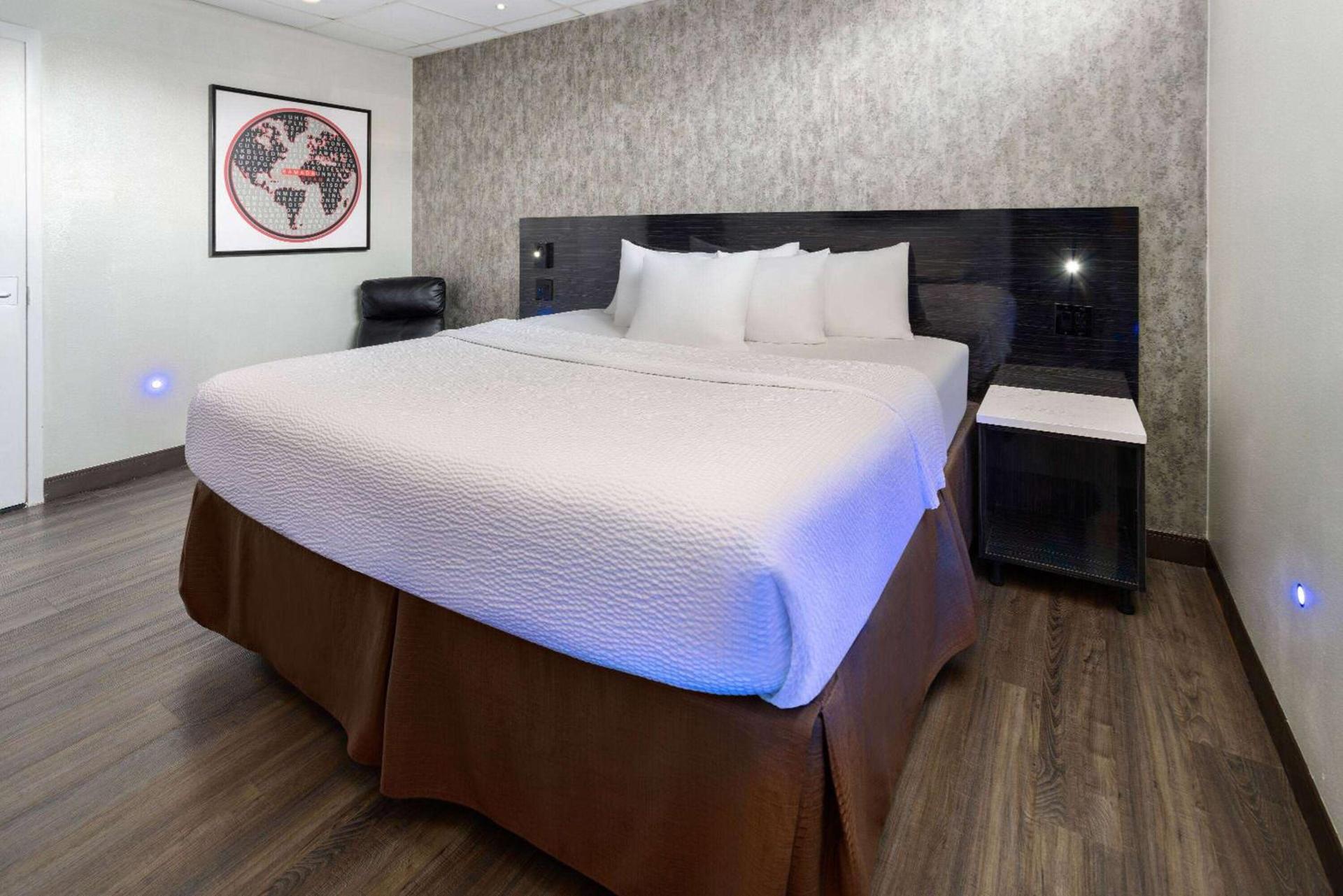Ramada by Wyndham Bronx photo 14