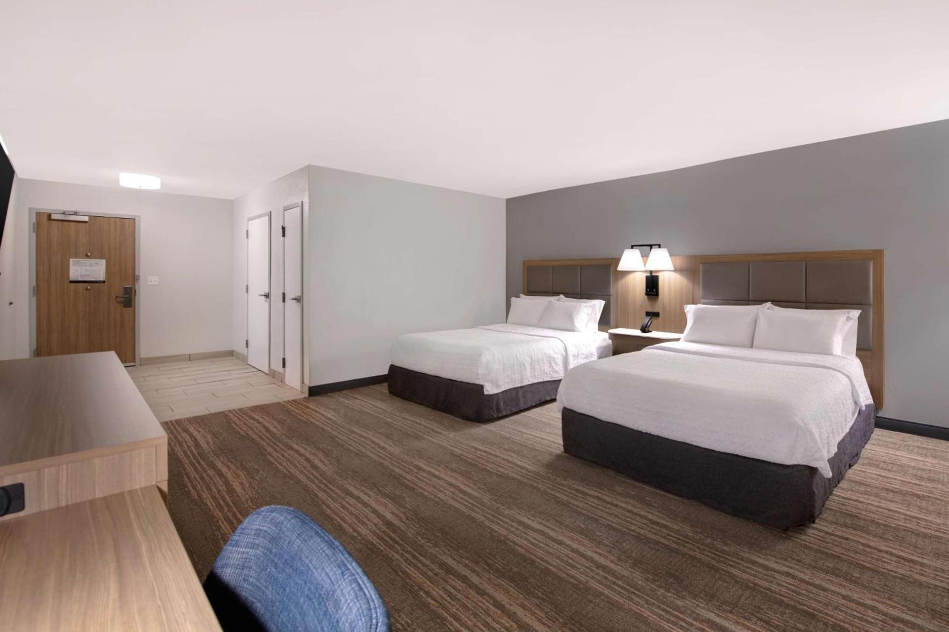 Hampton Inn Easley photo 38