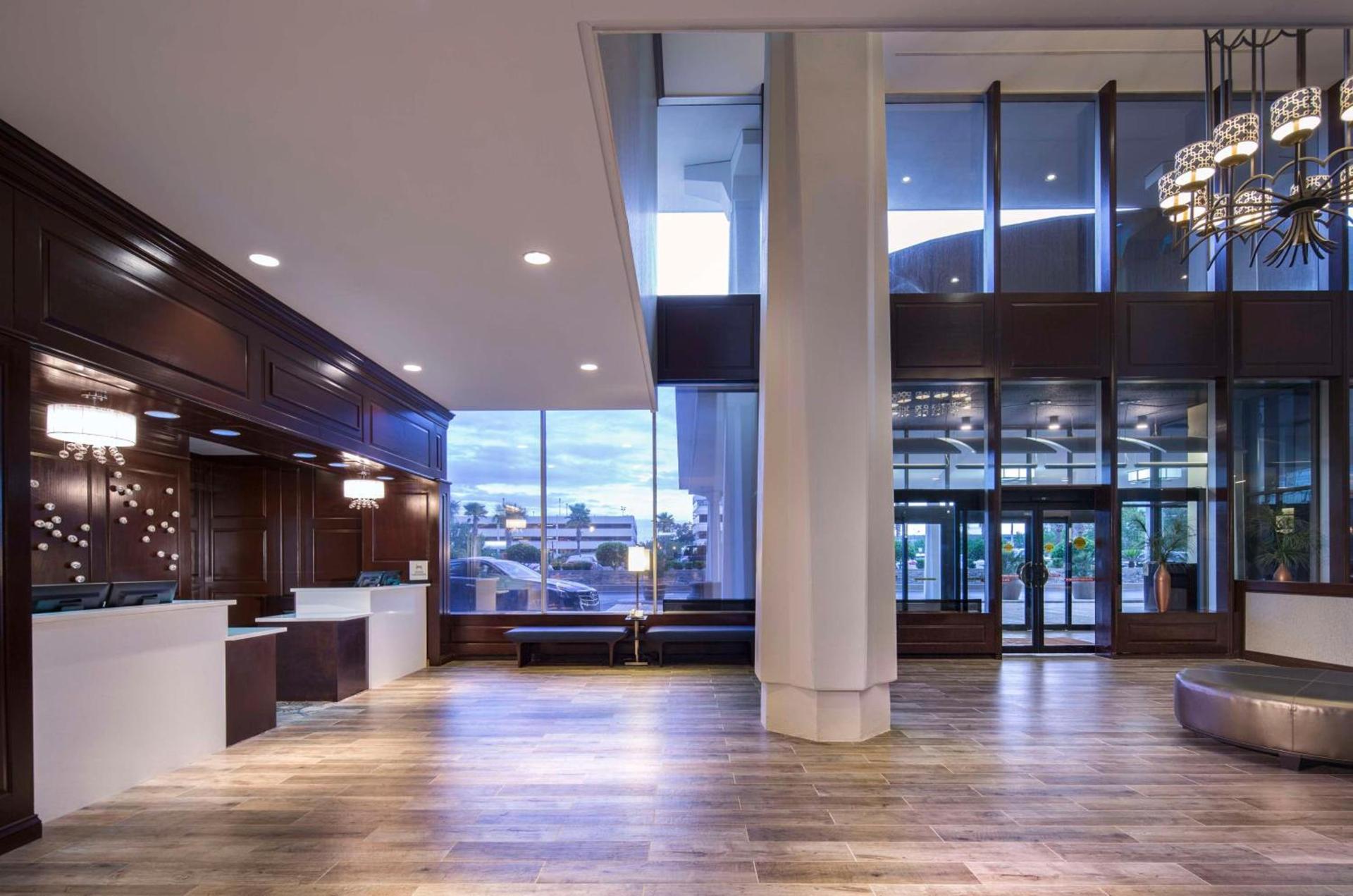DoubleTree by Hilton Hotel Jacksonville Riverfront photo 7