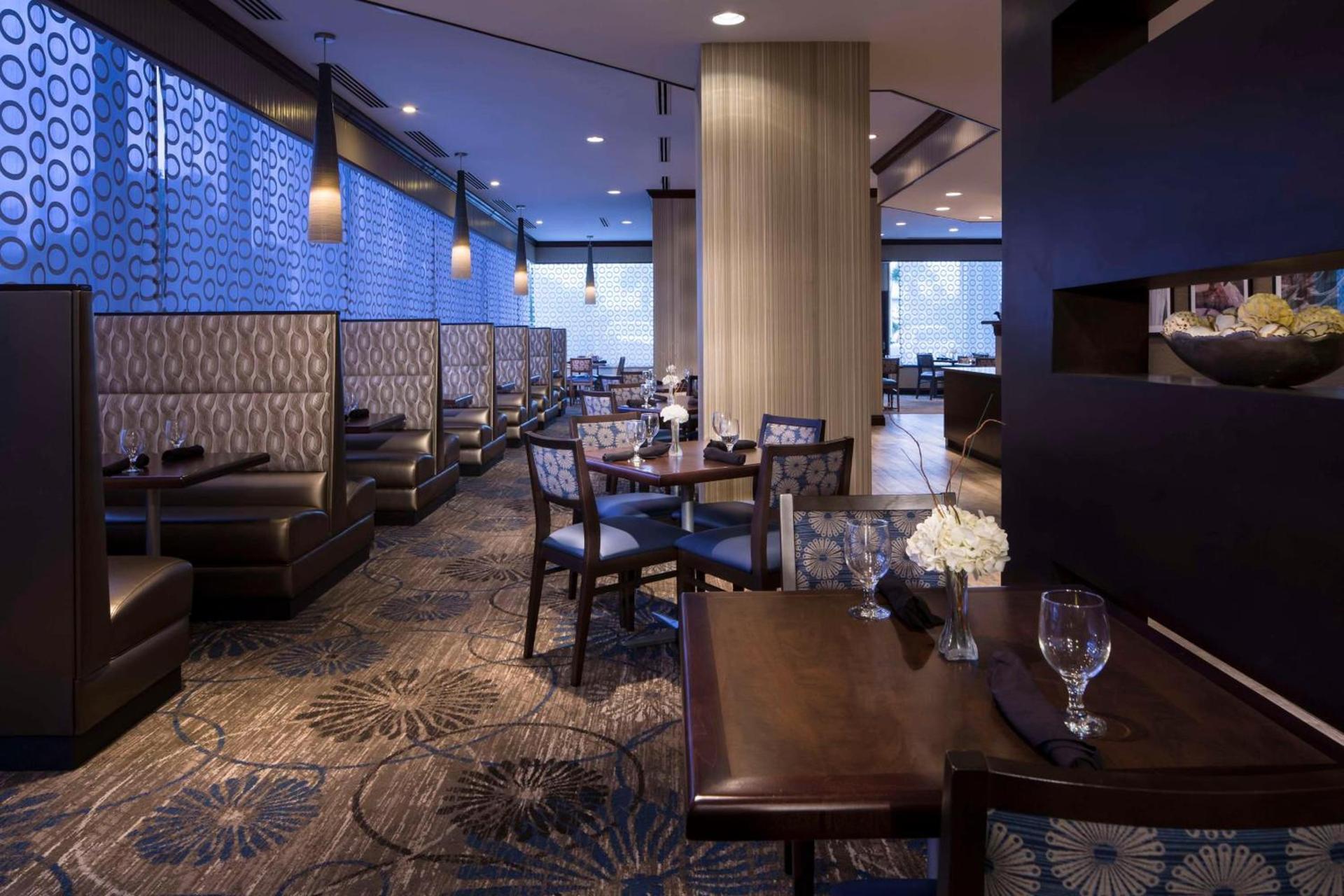 DoubleTree by Hilton Hotel Jacksonville Riverfront photo 11