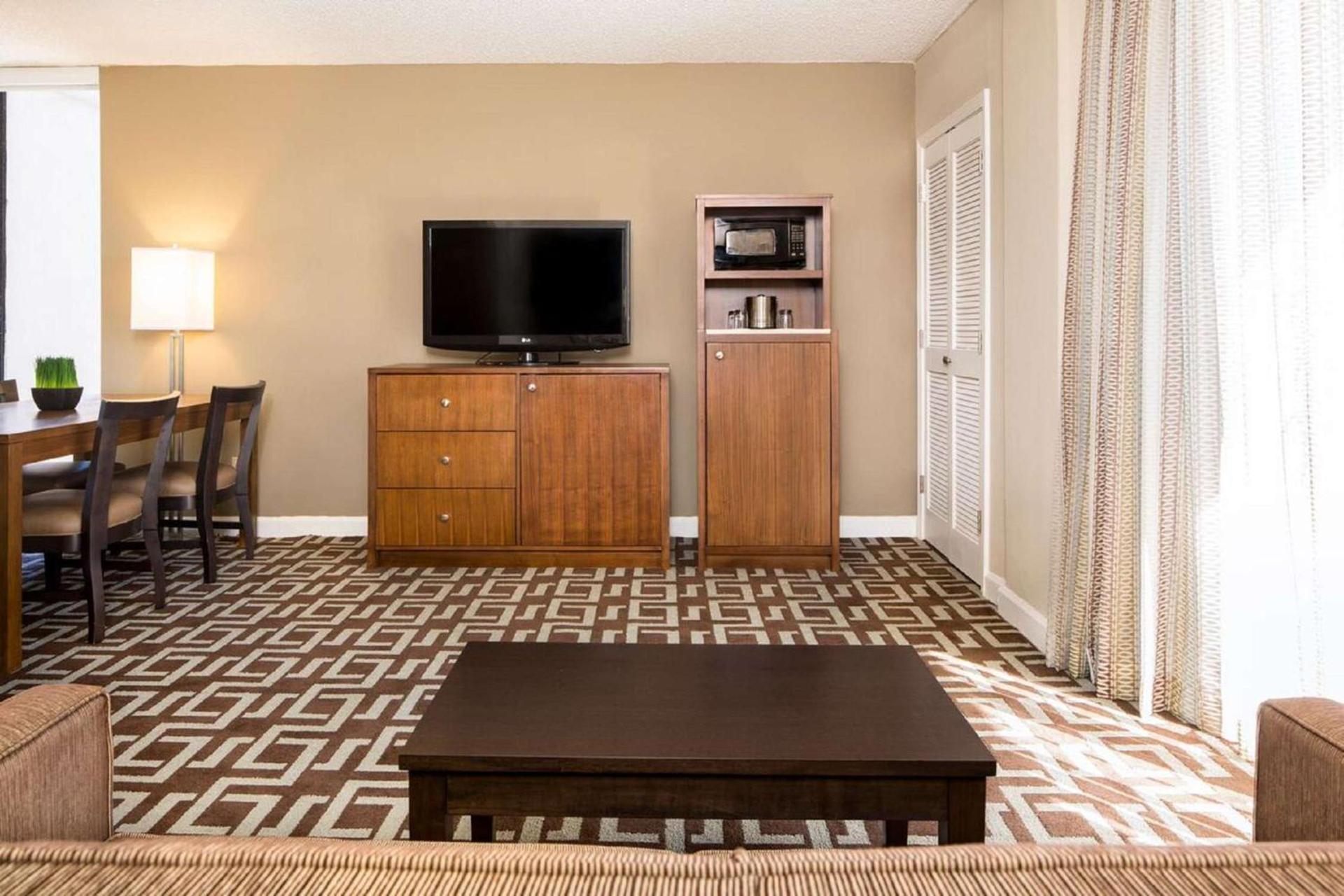 DoubleTree by Hilton Hotel Jacksonville Riverfront photo 16