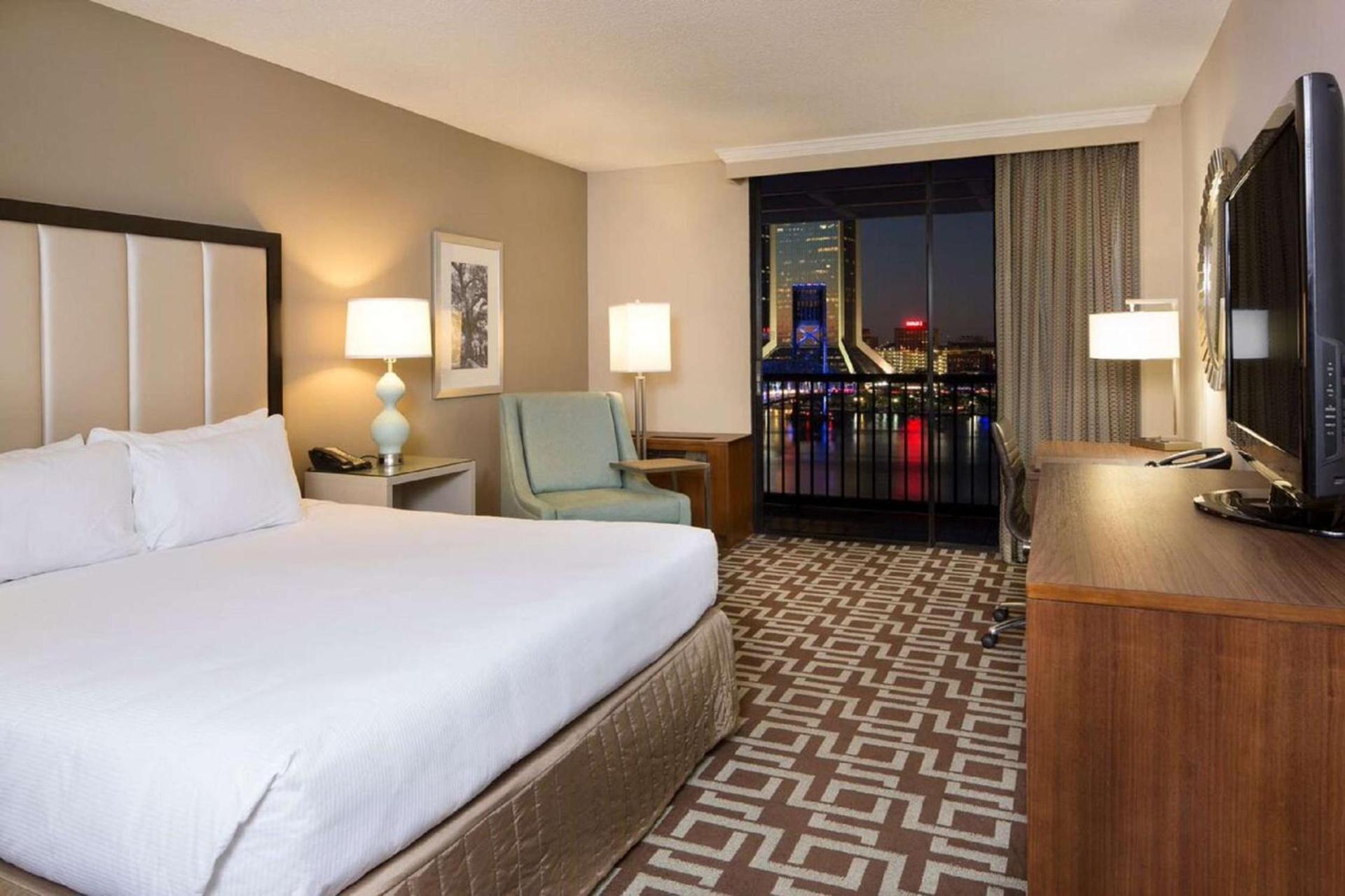 DoubleTree by Hilton Hotel Jacksonville Riverfront photo 17
