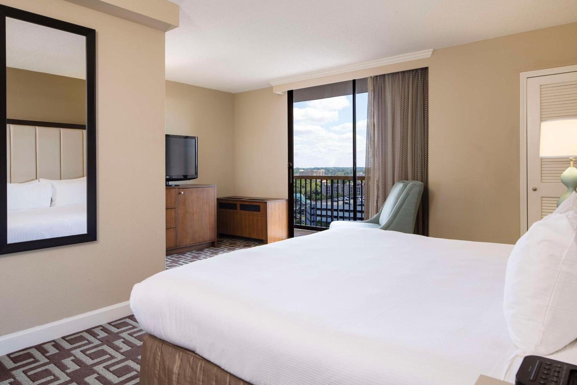 DoubleTree by Hilton Hotel Jacksonville Riverfront photo 22
