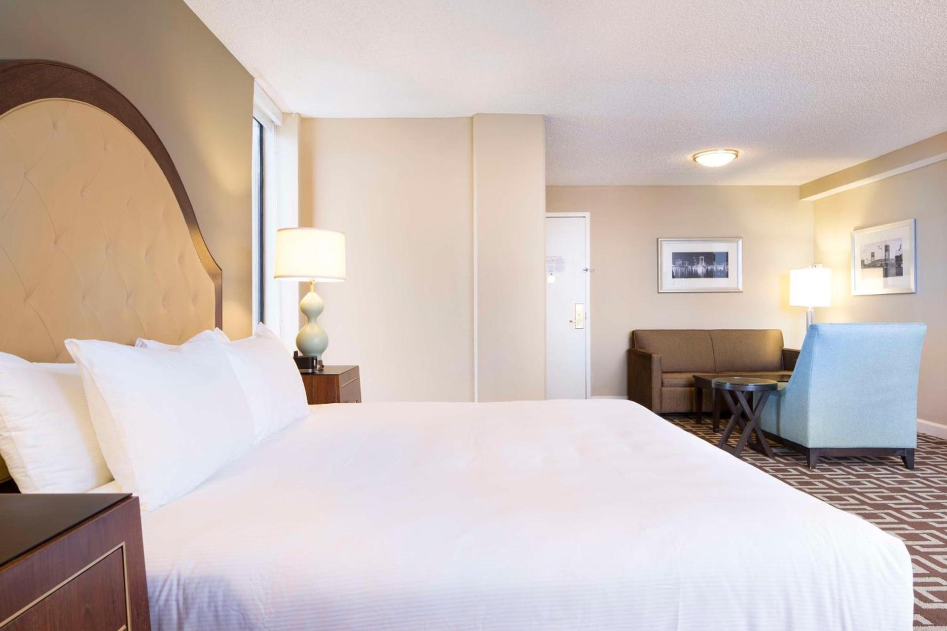 DoubleTree by Hilton Hotel Jacksonville Riverfront photo 27