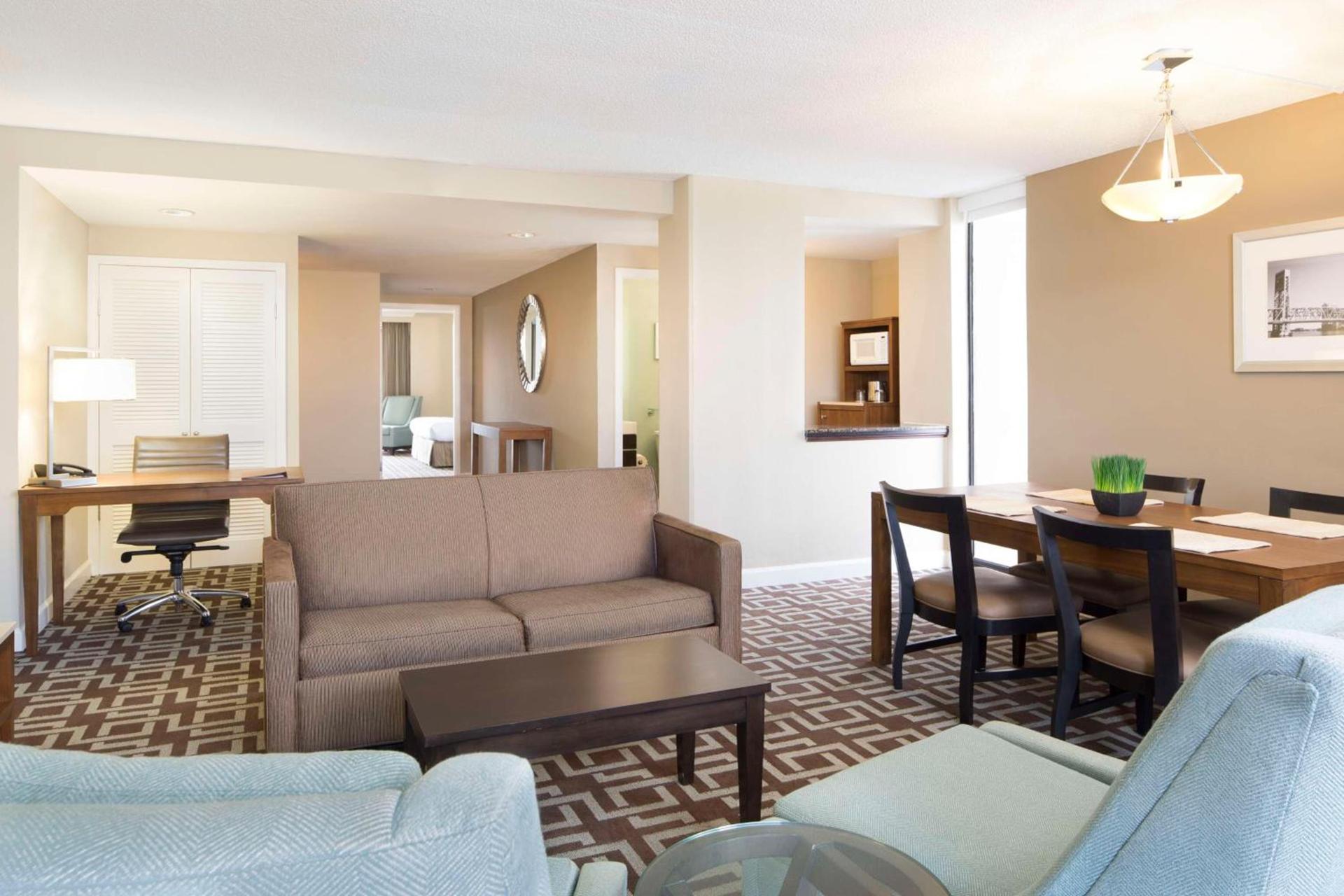 DoubleTree by Hilton Hotel Jacksonville Riverfront photo 28