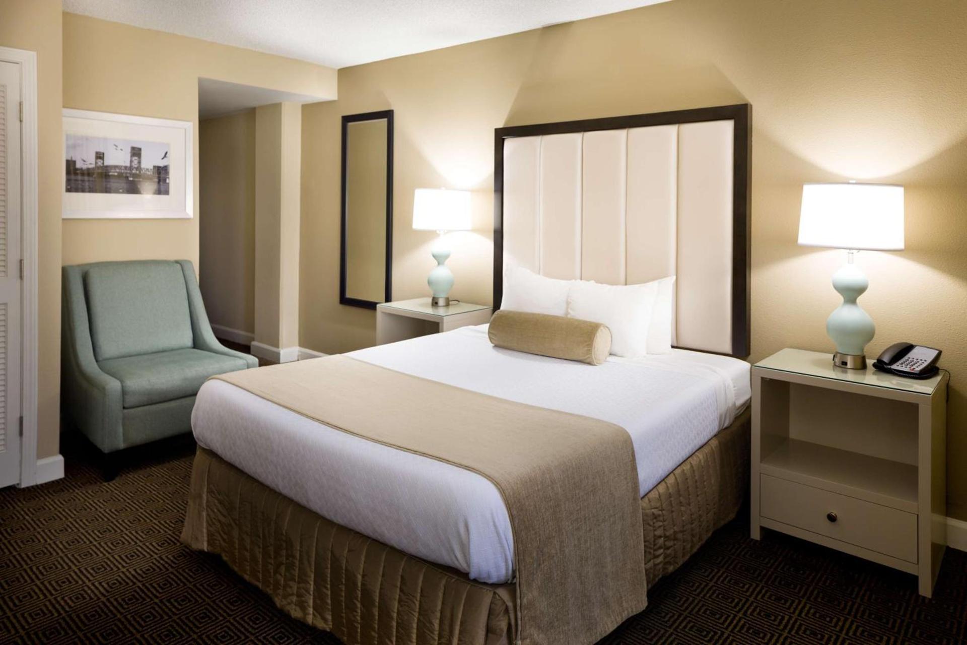 DoubleTree by Hilton Hotel Jacksonville Riverfront photo 33