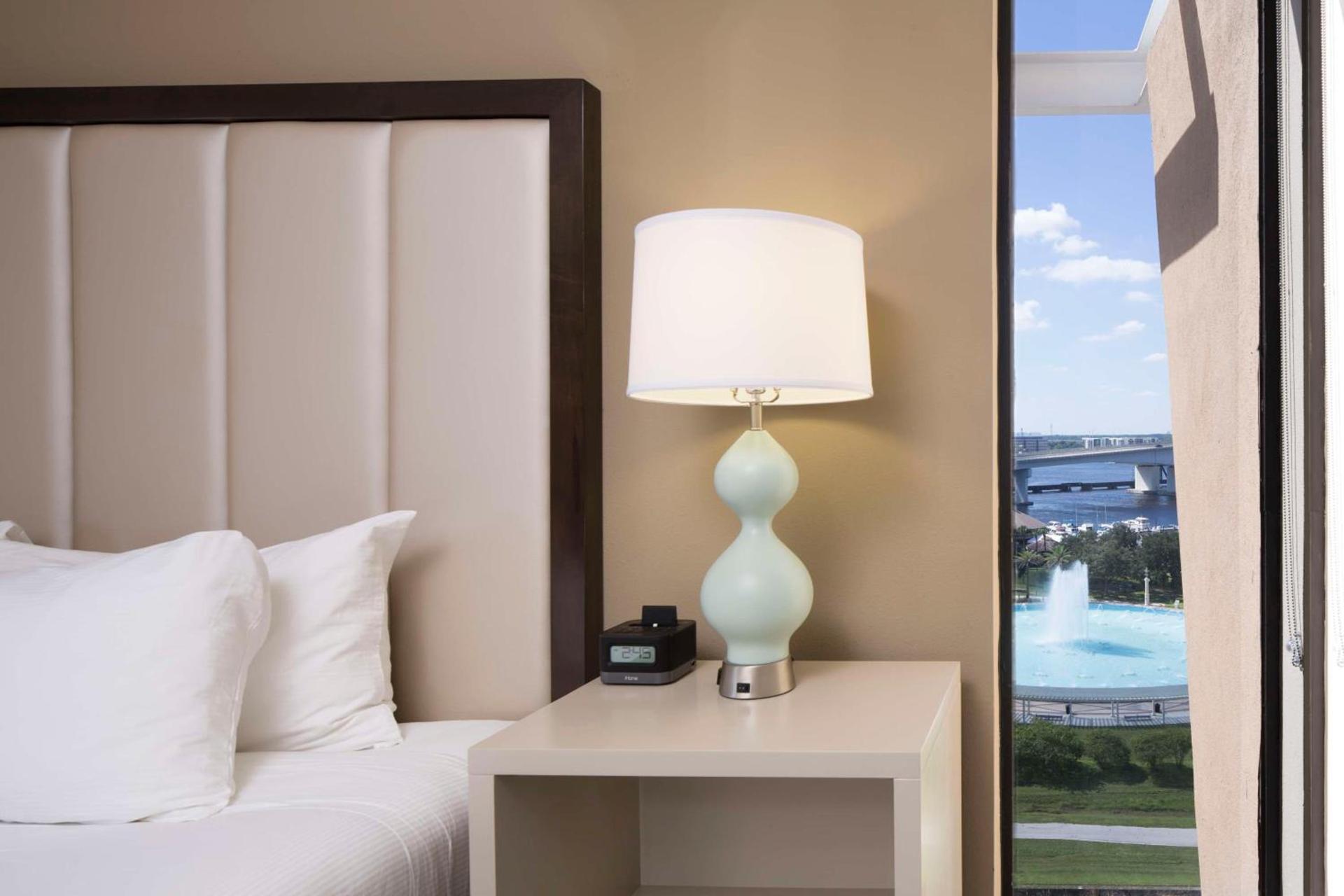 DoubleTree by Hilton Hotel Jacksonville Riverfront photo 36