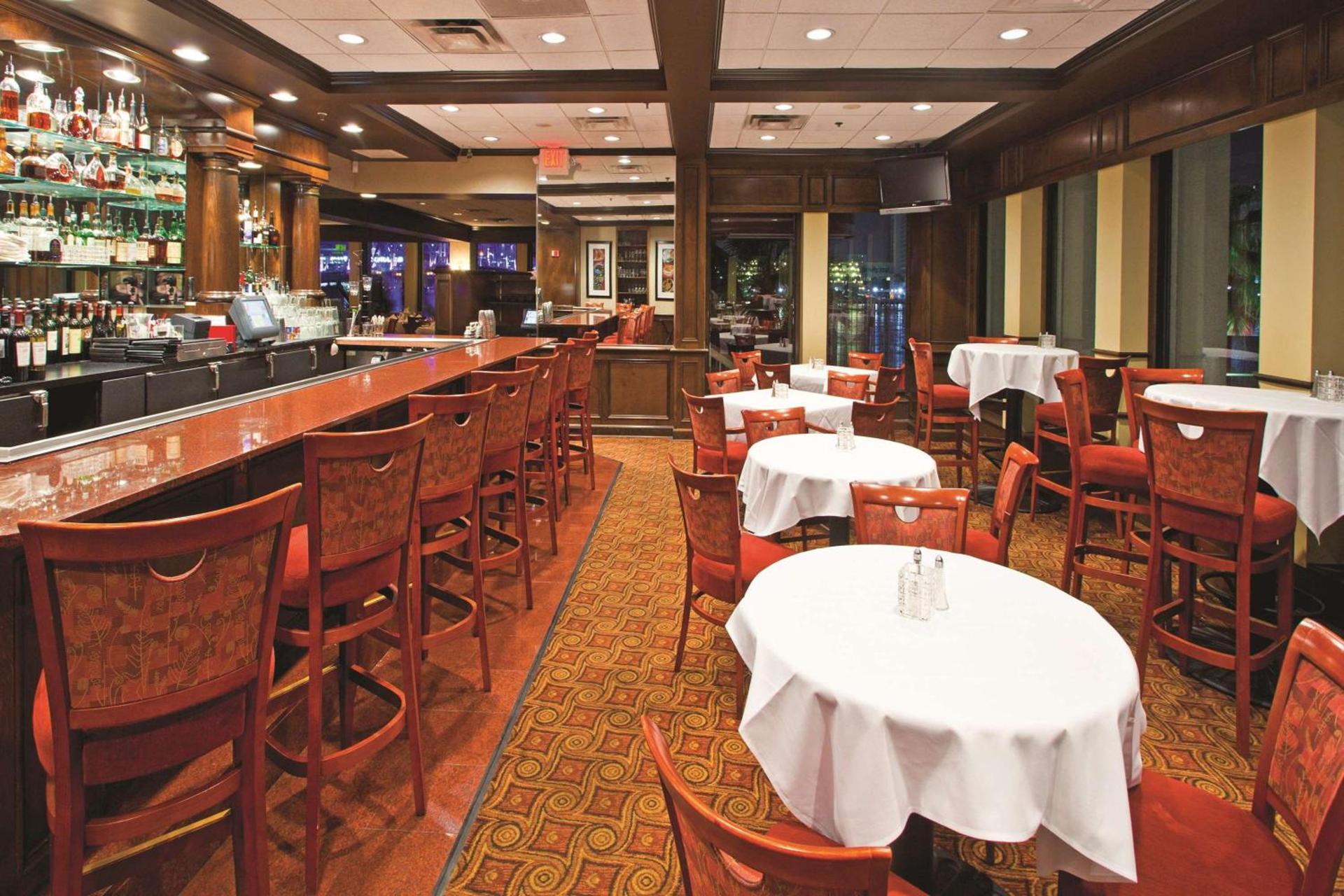 DoubleTree by Hilton Hotel Jacksonville Riverfront photo 54