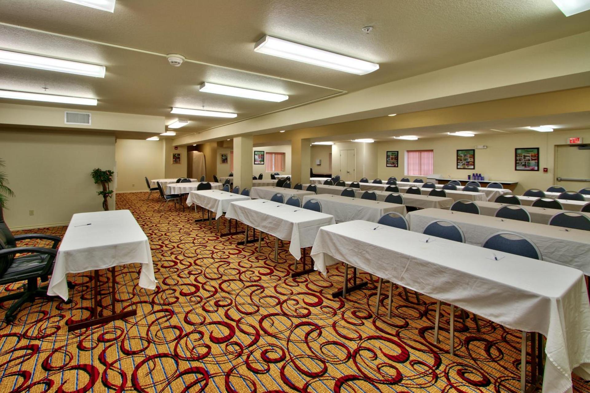 MCM Elegante Suites photo 6