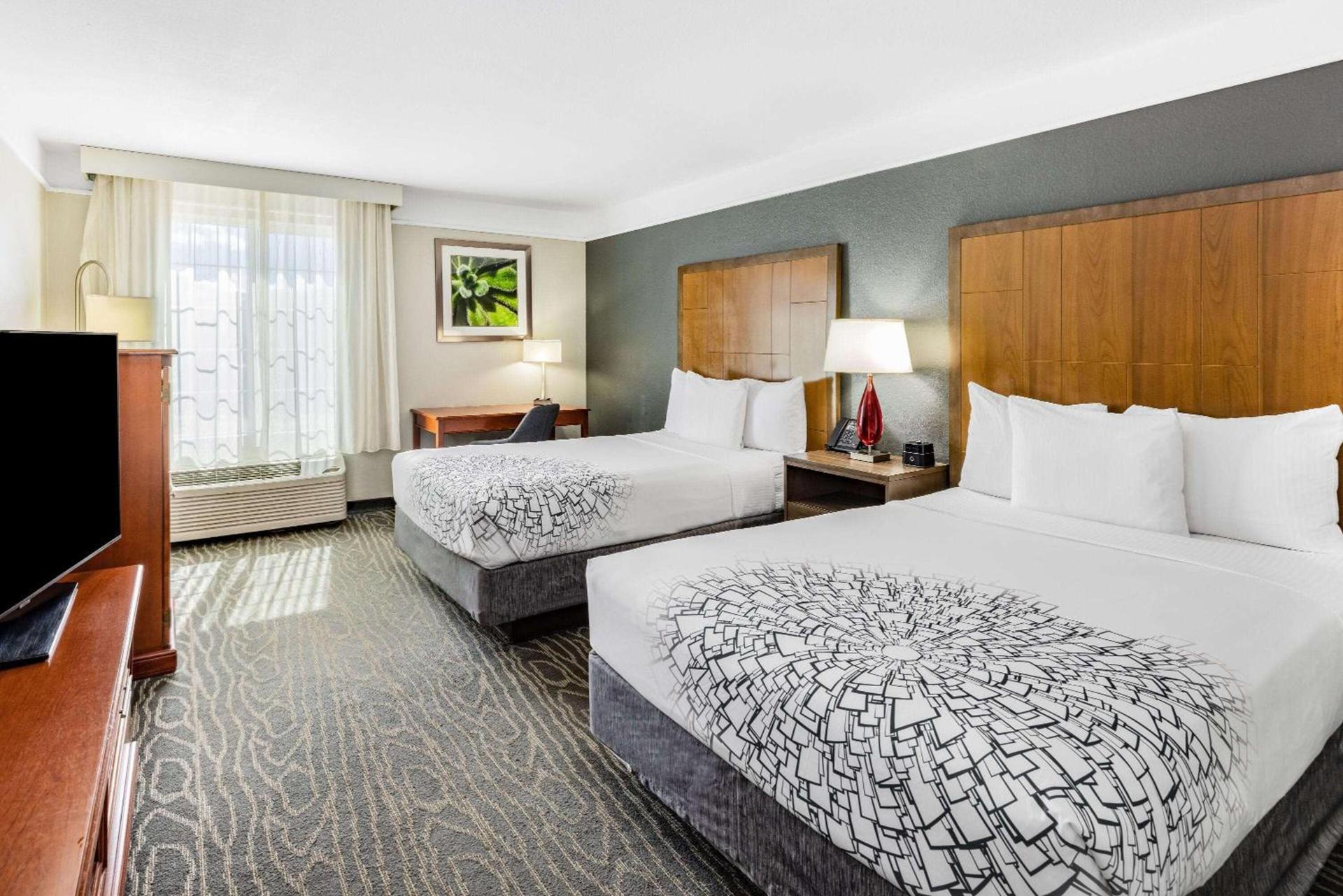 La Quinta by Wyndham Gallup photo 18