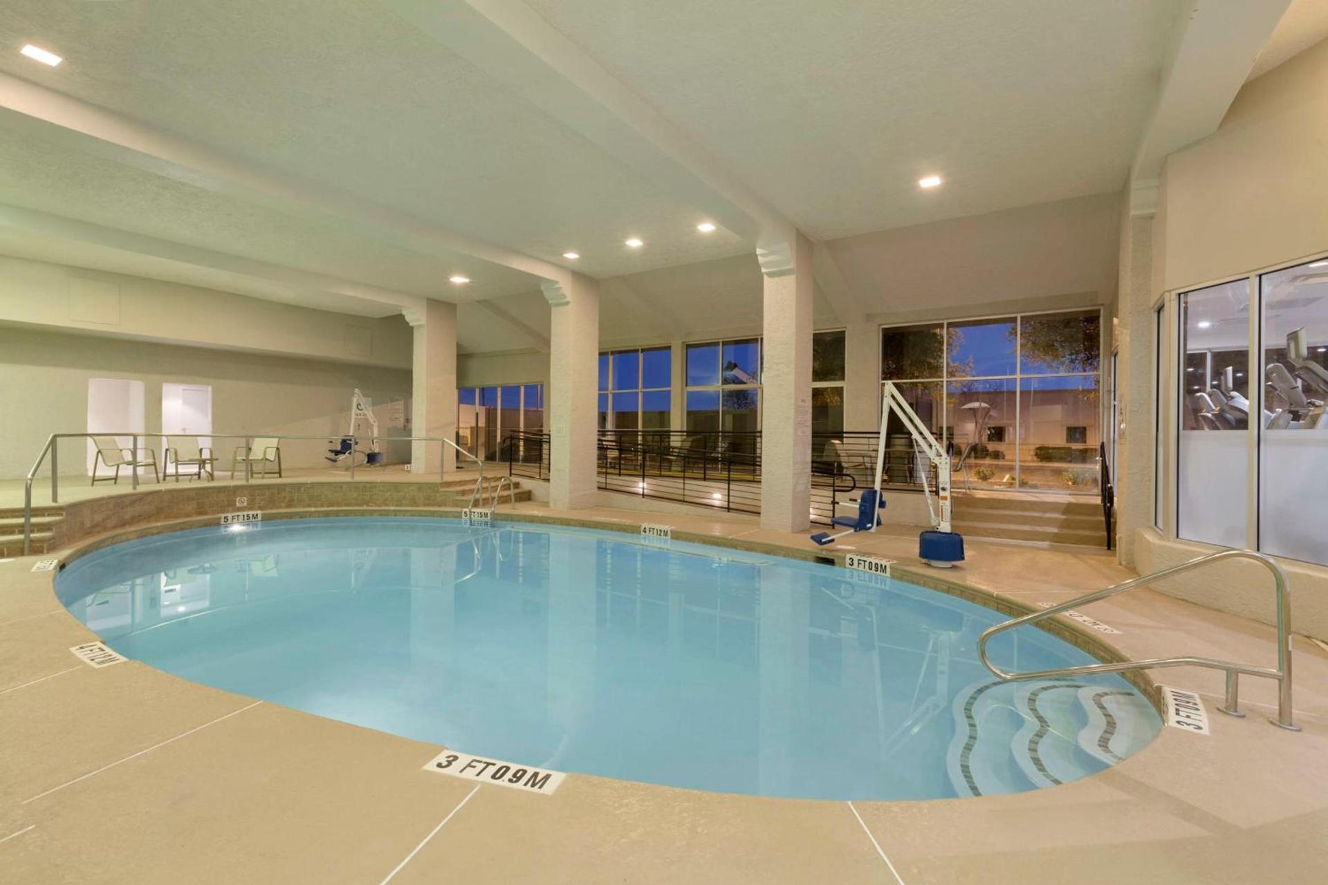 Embassy Suites by Hilton El Paso photo 9