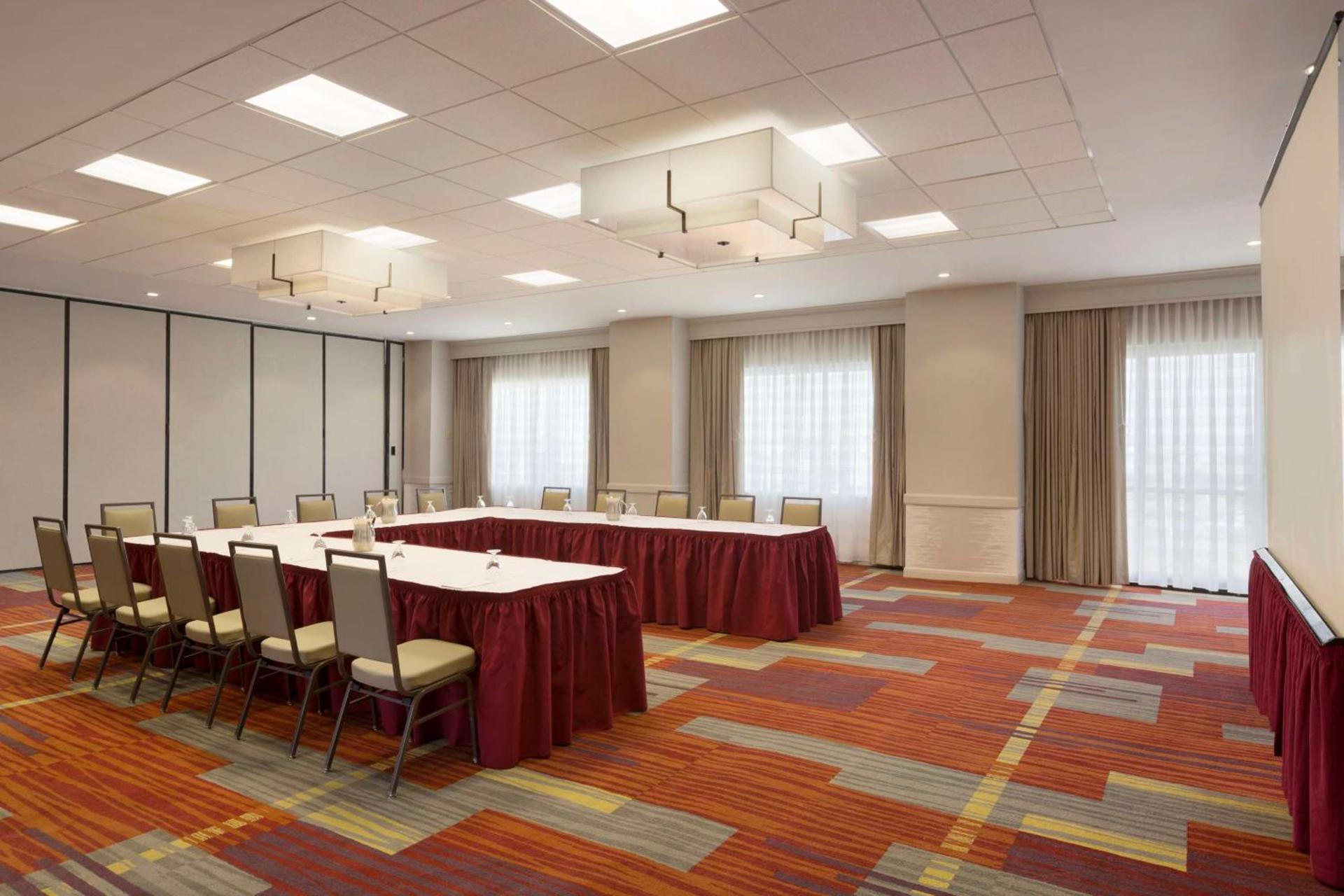 Embassy Suites by Hilton El Paso photo 34