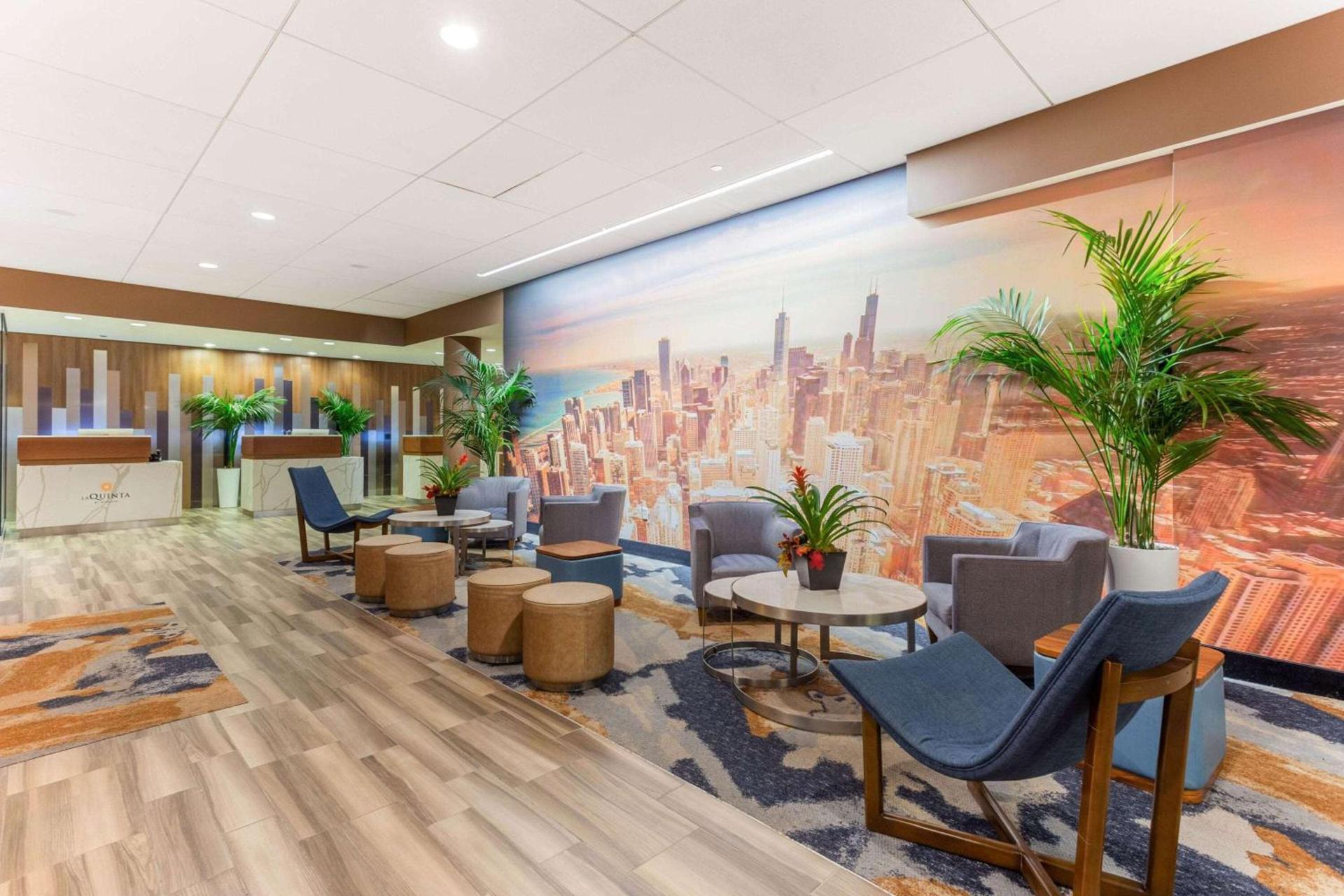 La Quinta Inn & Suites by Wyndham Chicago Downtown photo 4