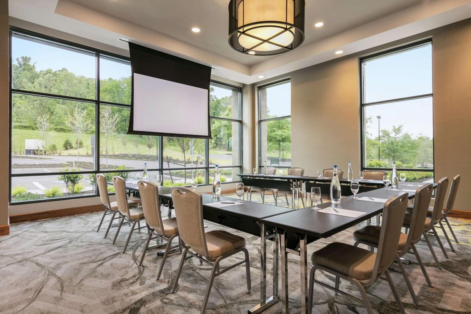 Embassy Suites By Hilton Berkeley Heights photo 19