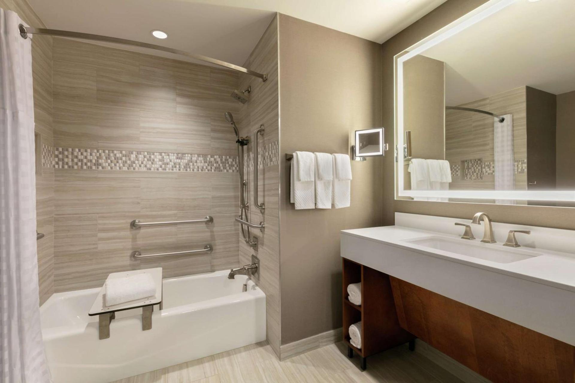 Embassy Suites By Hilton Berkeley Heights photo 27