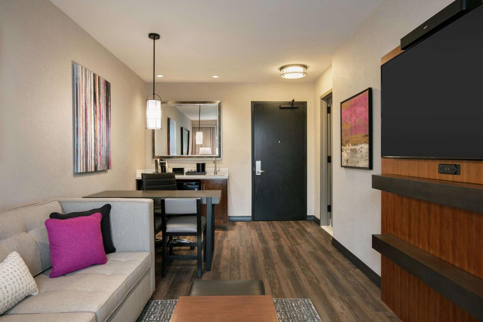 Embassy Suites By Hilton Berkeley Heights photo 32