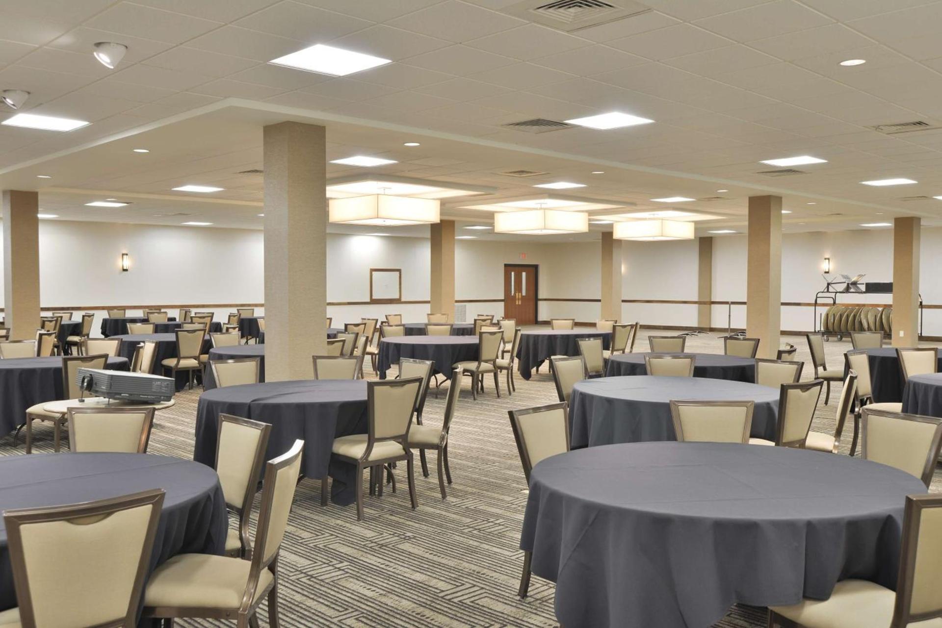 The Lismore Hotel Eau Claire - a DoubleTree by Hilton photo 38