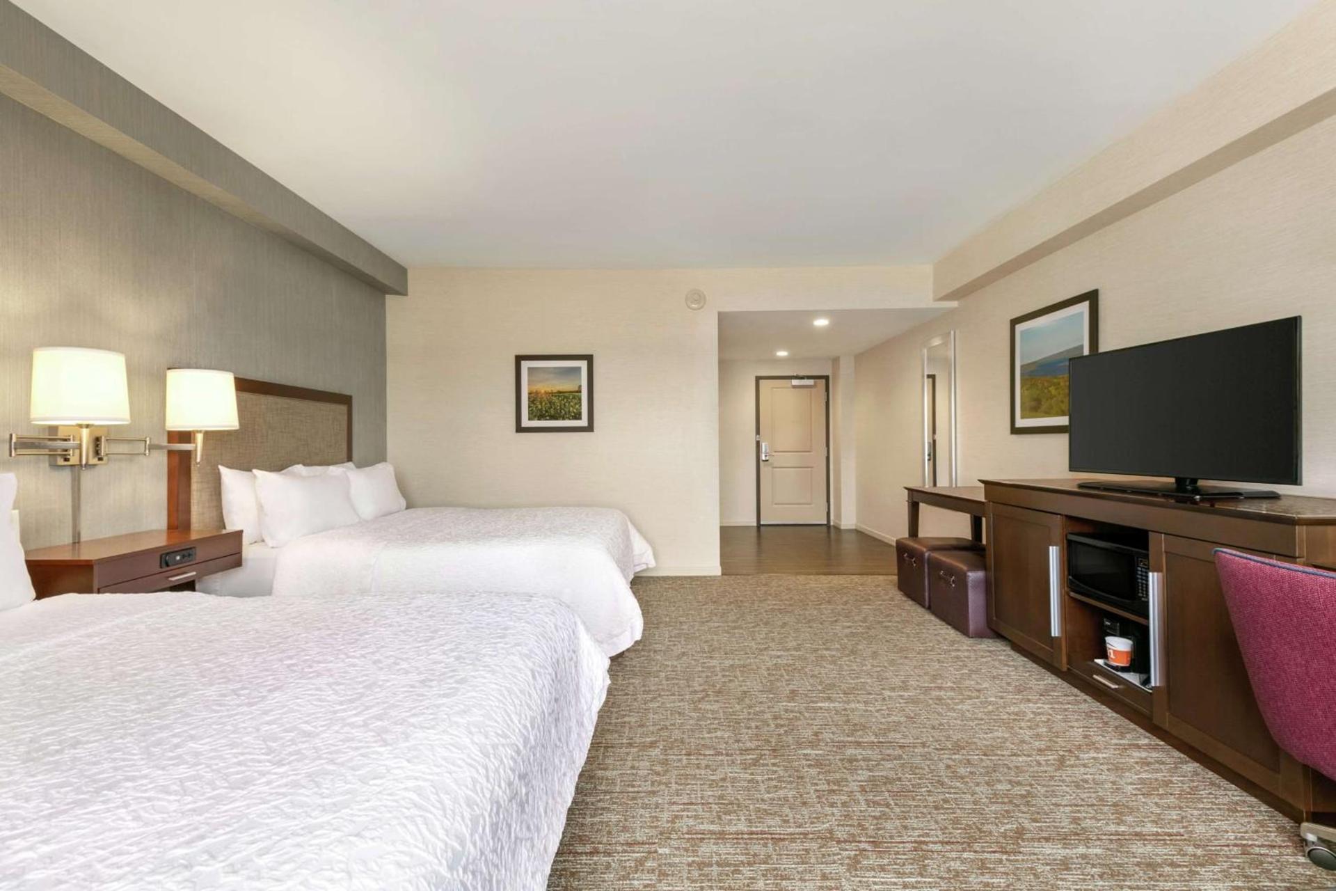 Hampton Inn Penn Yan, NY photo 33