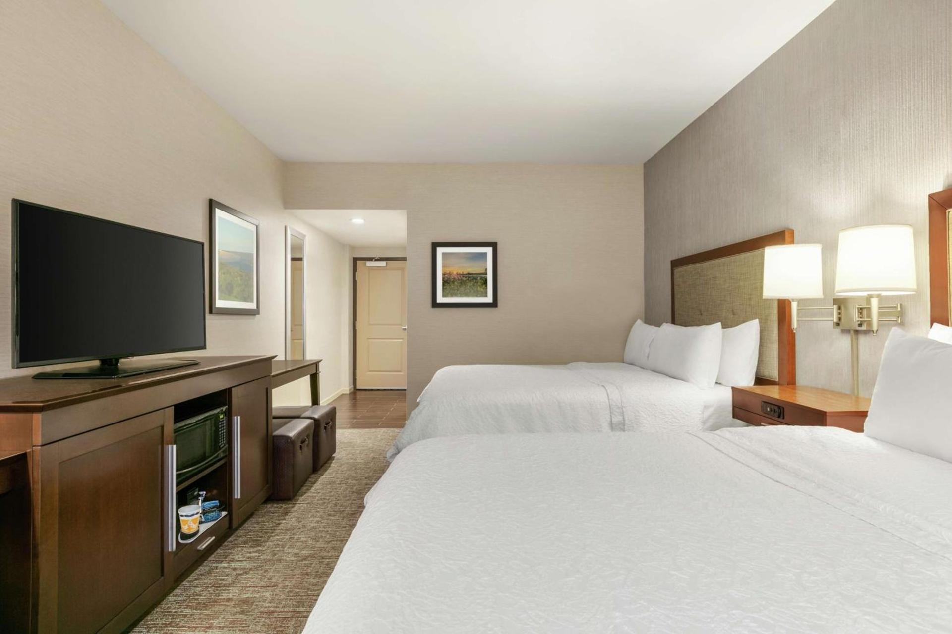 Hampton Inn Penn Yan, NY photo 54