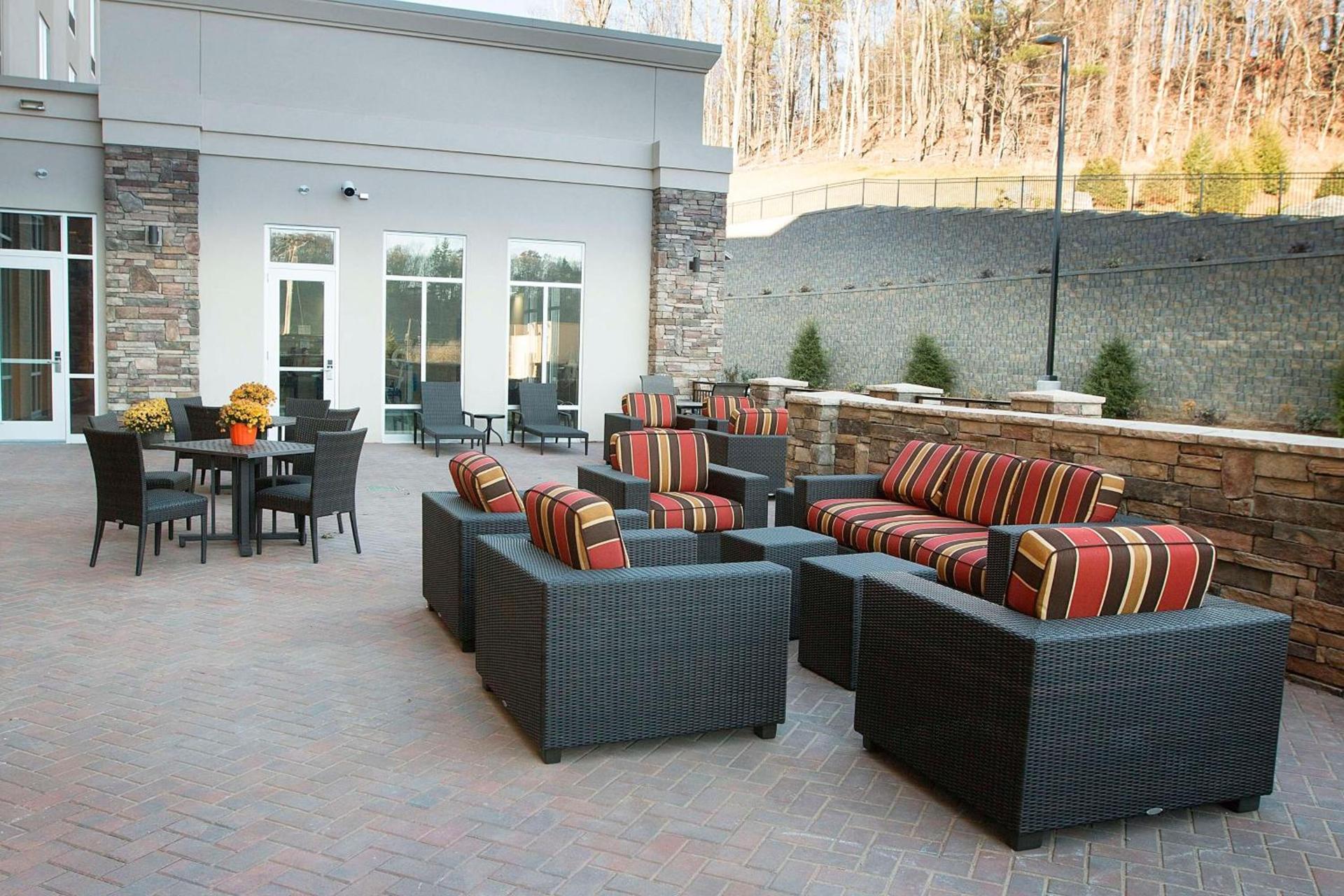 Hampton Inn & Suites Boone, Nc photo 2