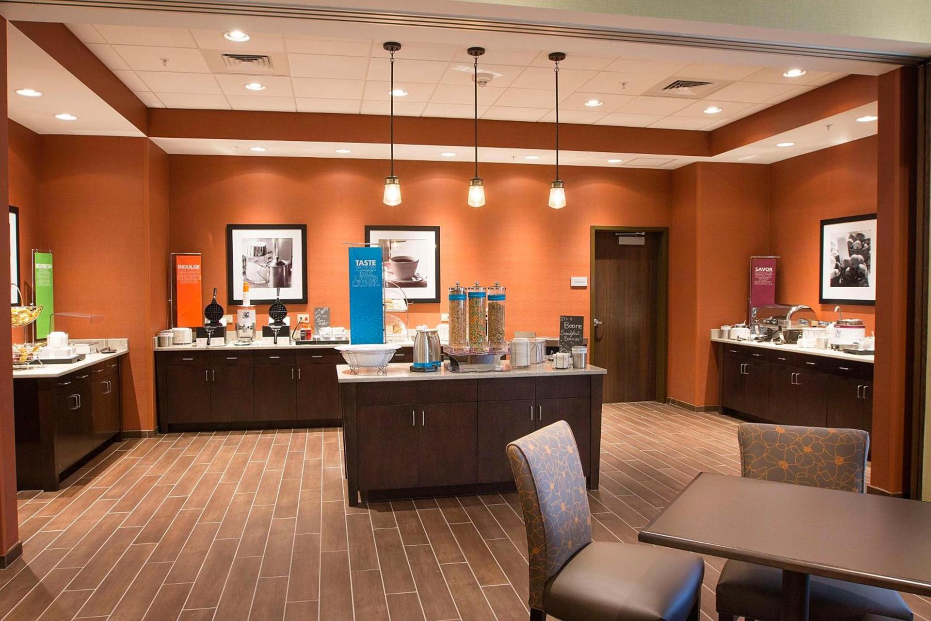 Hampton Inn & Suites Boone, Nc photo 22