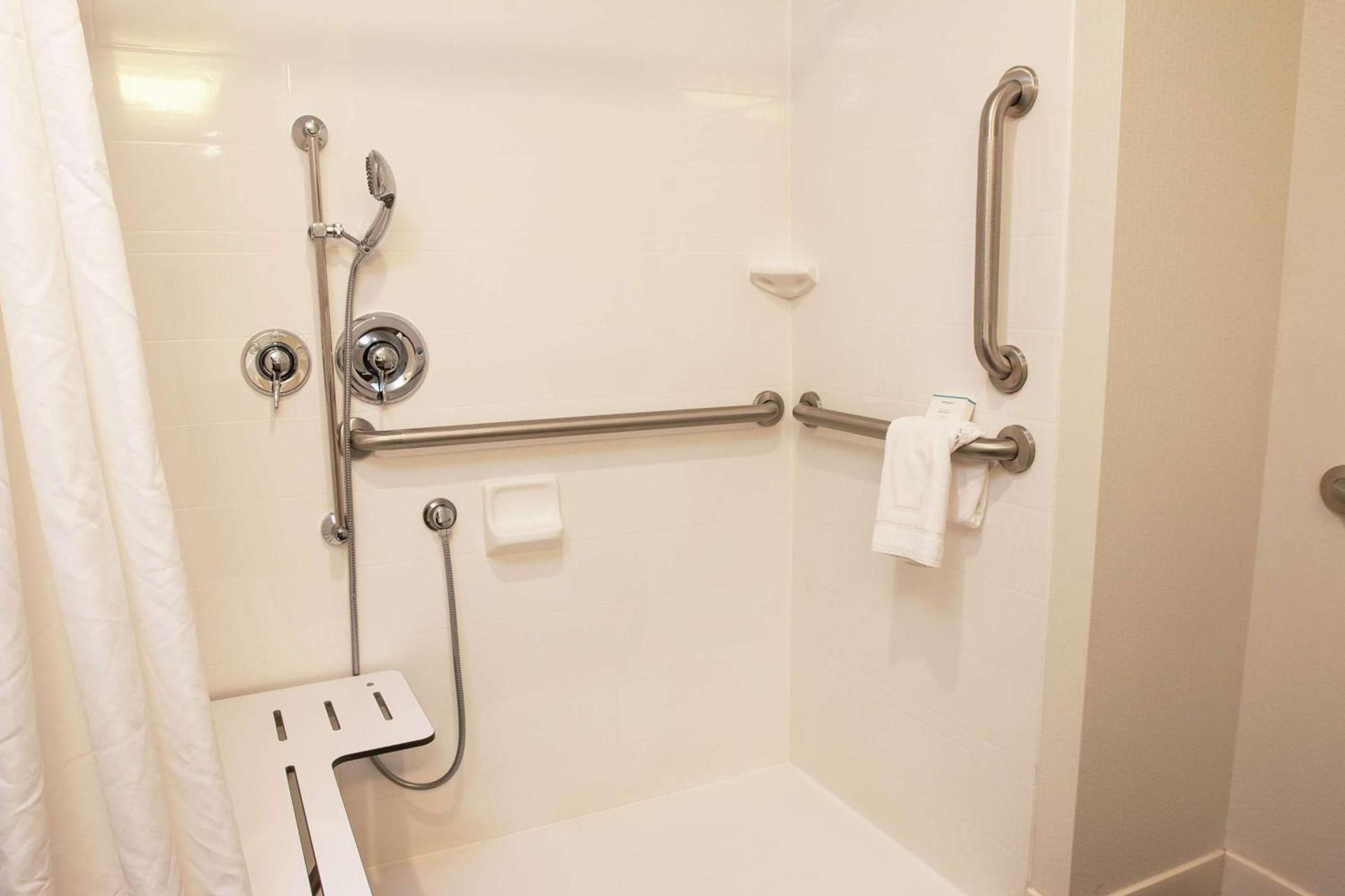 Hampton Inn & Suites Boone, Nc photo 25