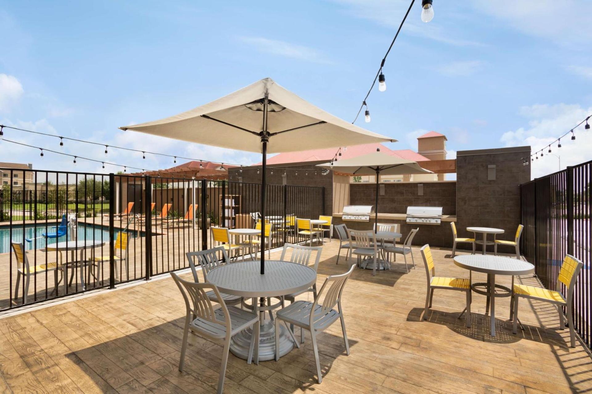 Home2 Suites by Hilton Houston Webster photo 4