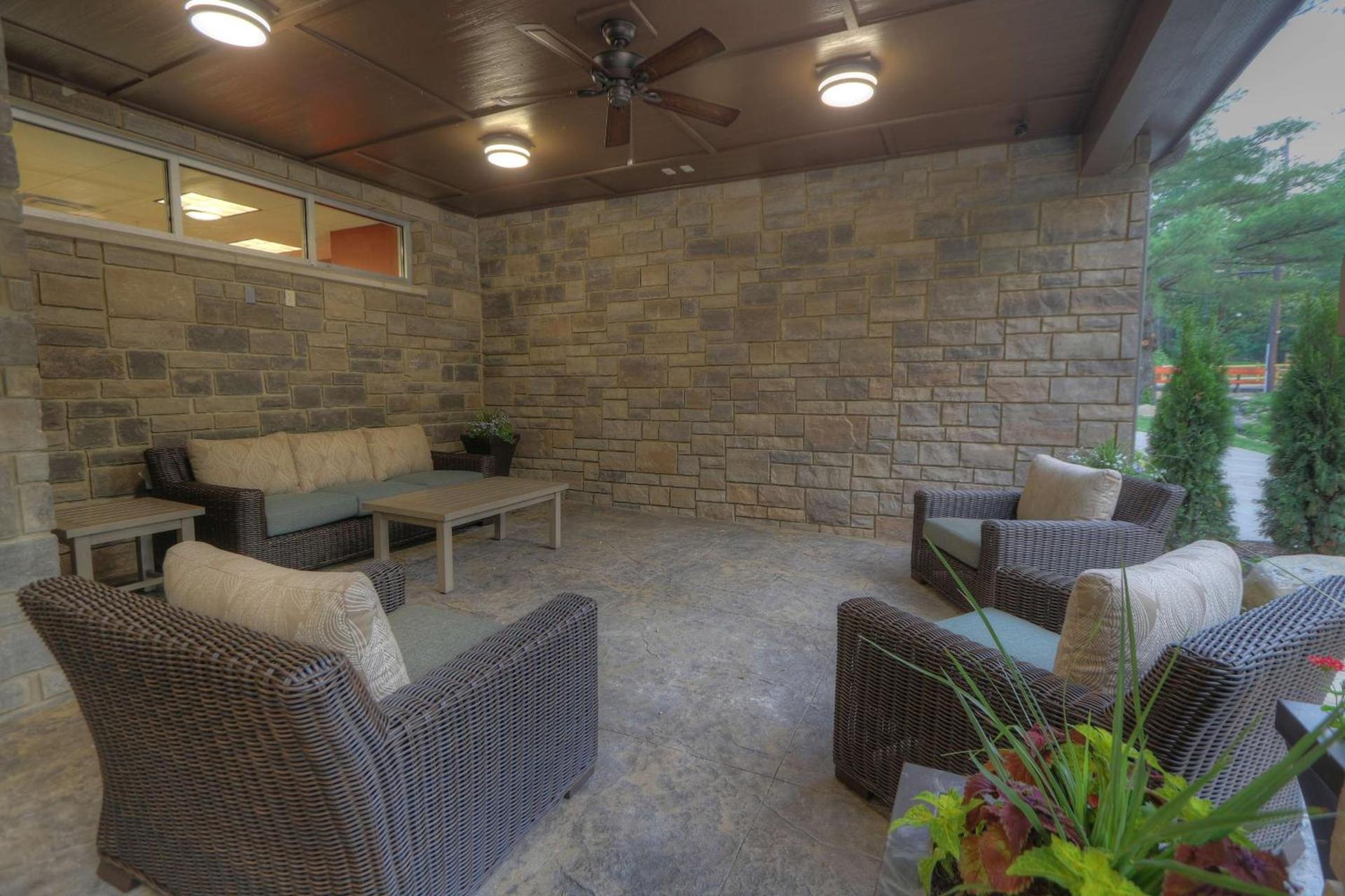 Hampton Inn Gatlinburg Historic Nature Trail, Tn photo 6