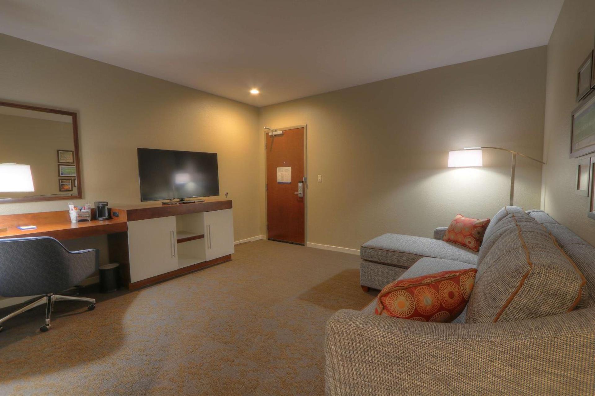 Hampton Inn Gatlinburg Historic Nature Trail, Tn photo 16