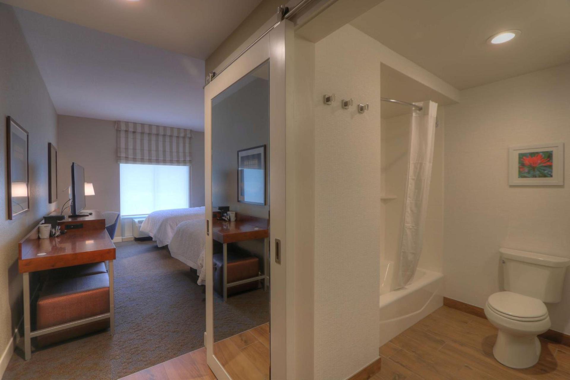Hampton Inn Gatlinburg Historic Nature Trail, Tn photo 43