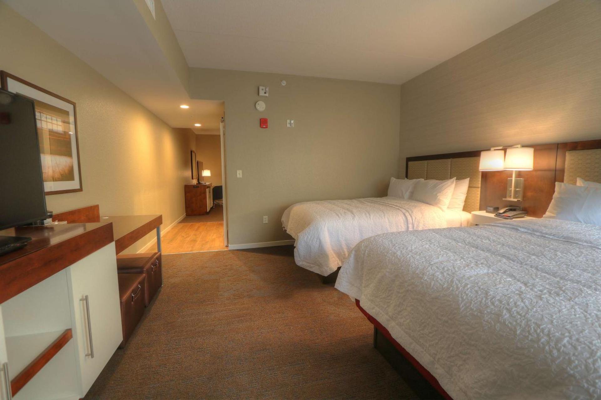 Hampton Inn Gatlinburg Historic Nature Trail, Tn photo 19