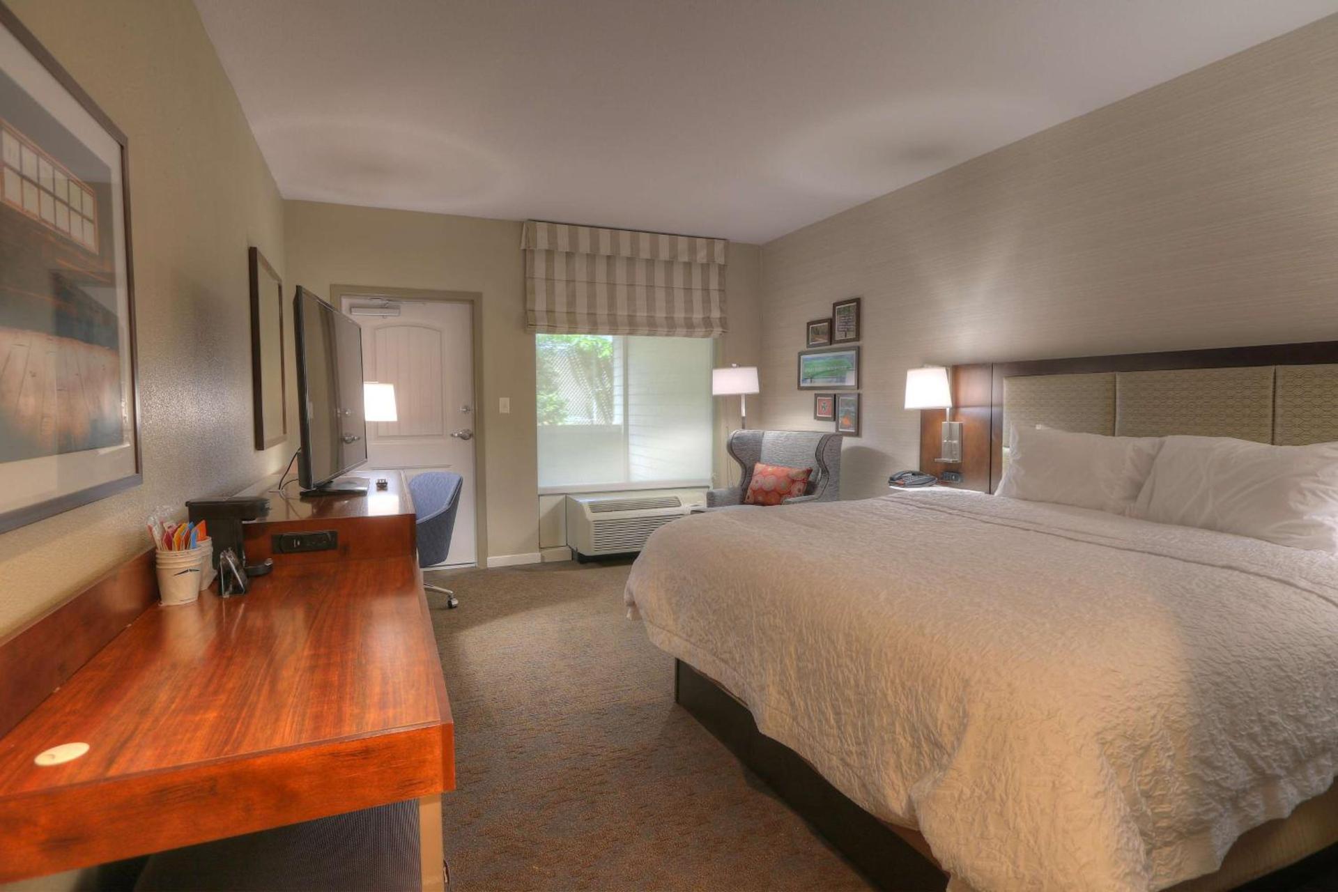 Hampton Inn Gatlinburg Historic Nature Trail, Tn photo 25