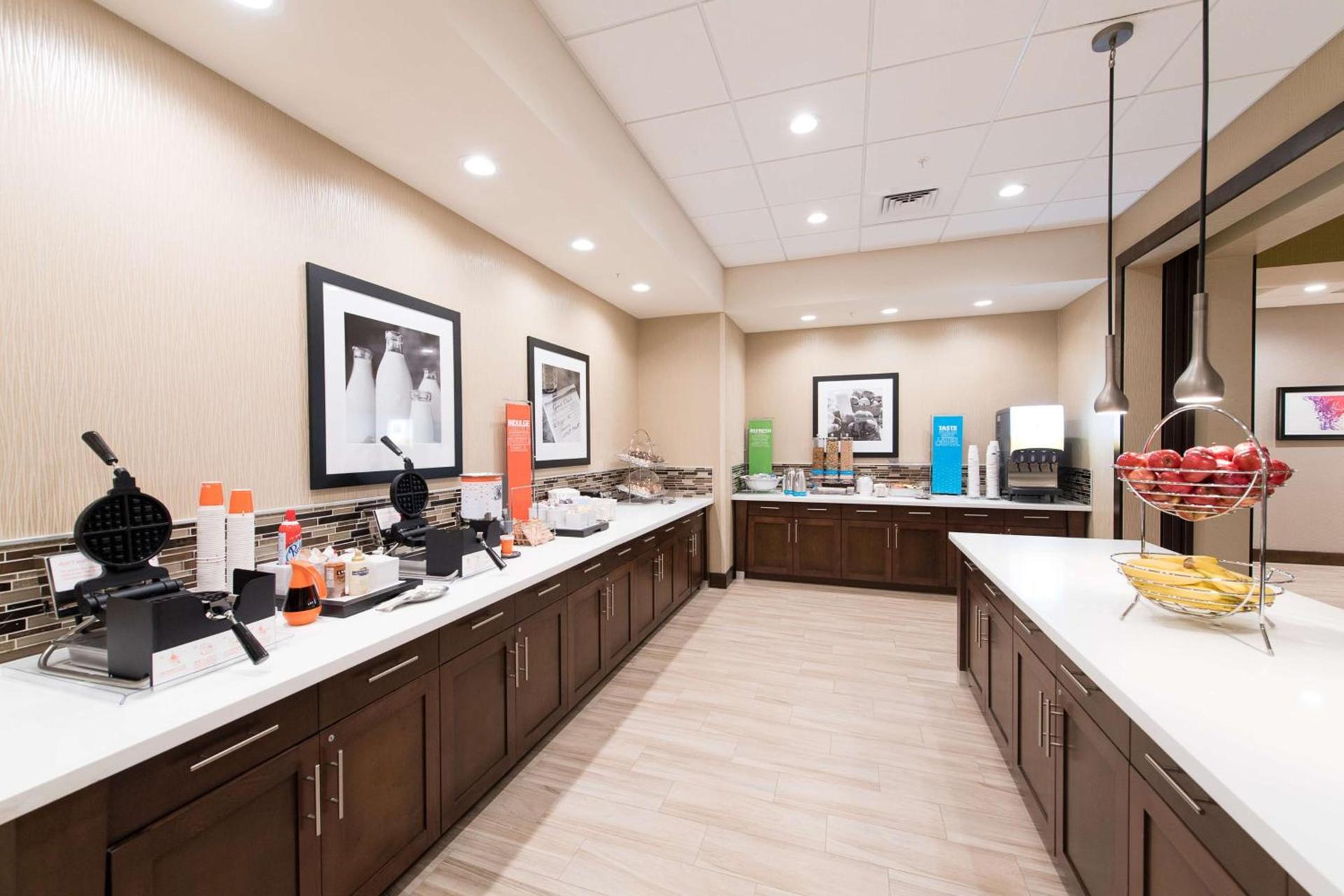 Hampton Inn and Suites Fayetteville, NC photo 12