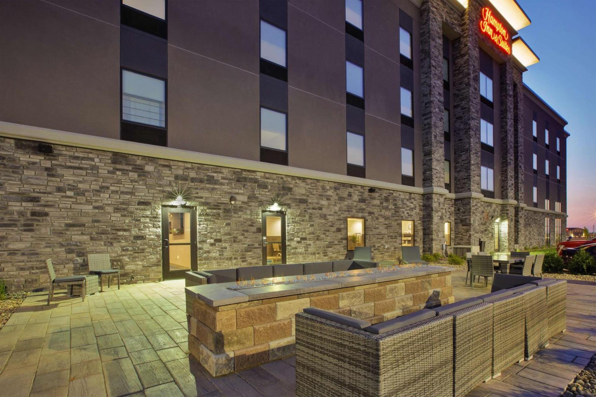 Hampton Inn & Suites By Hilton, Southwest Sioux Falls photo 2