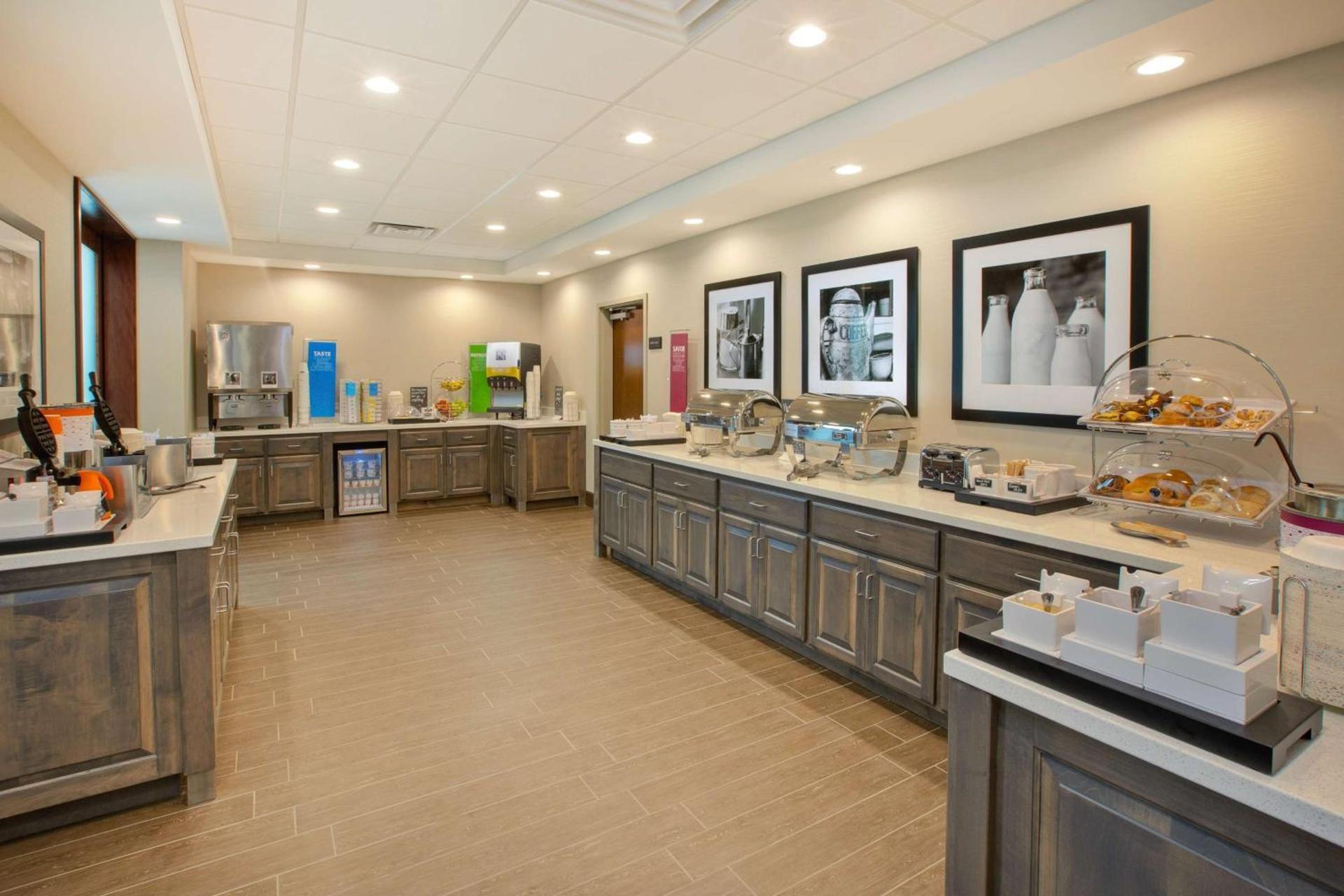 Hampton Inn & Suites By Hilton, Southwest Sioux Falls photo 11