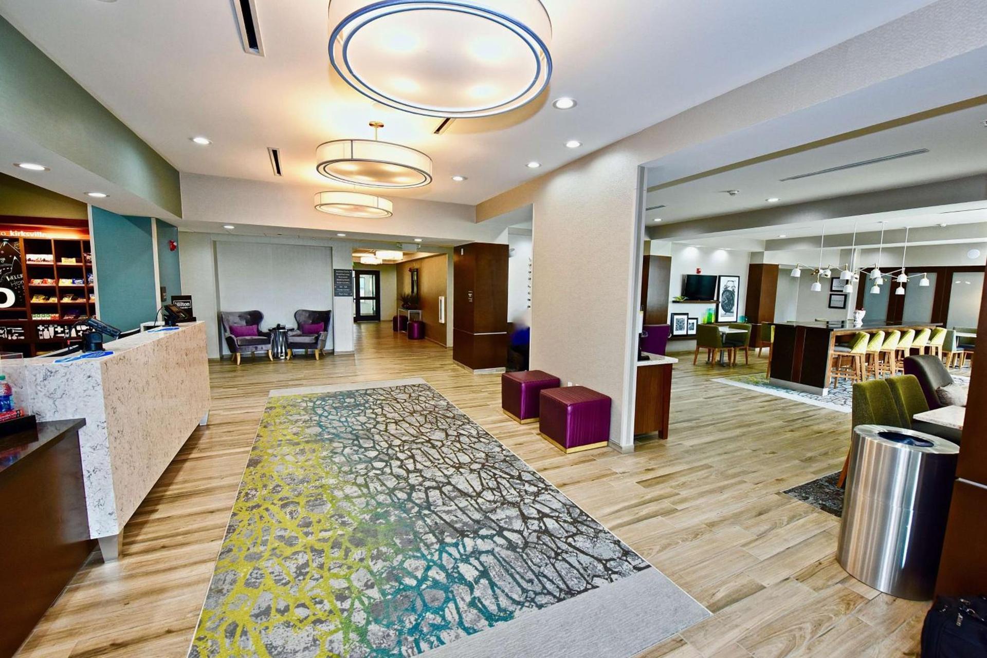 Hampton Inn By Hilton Kirksville MO photo 3