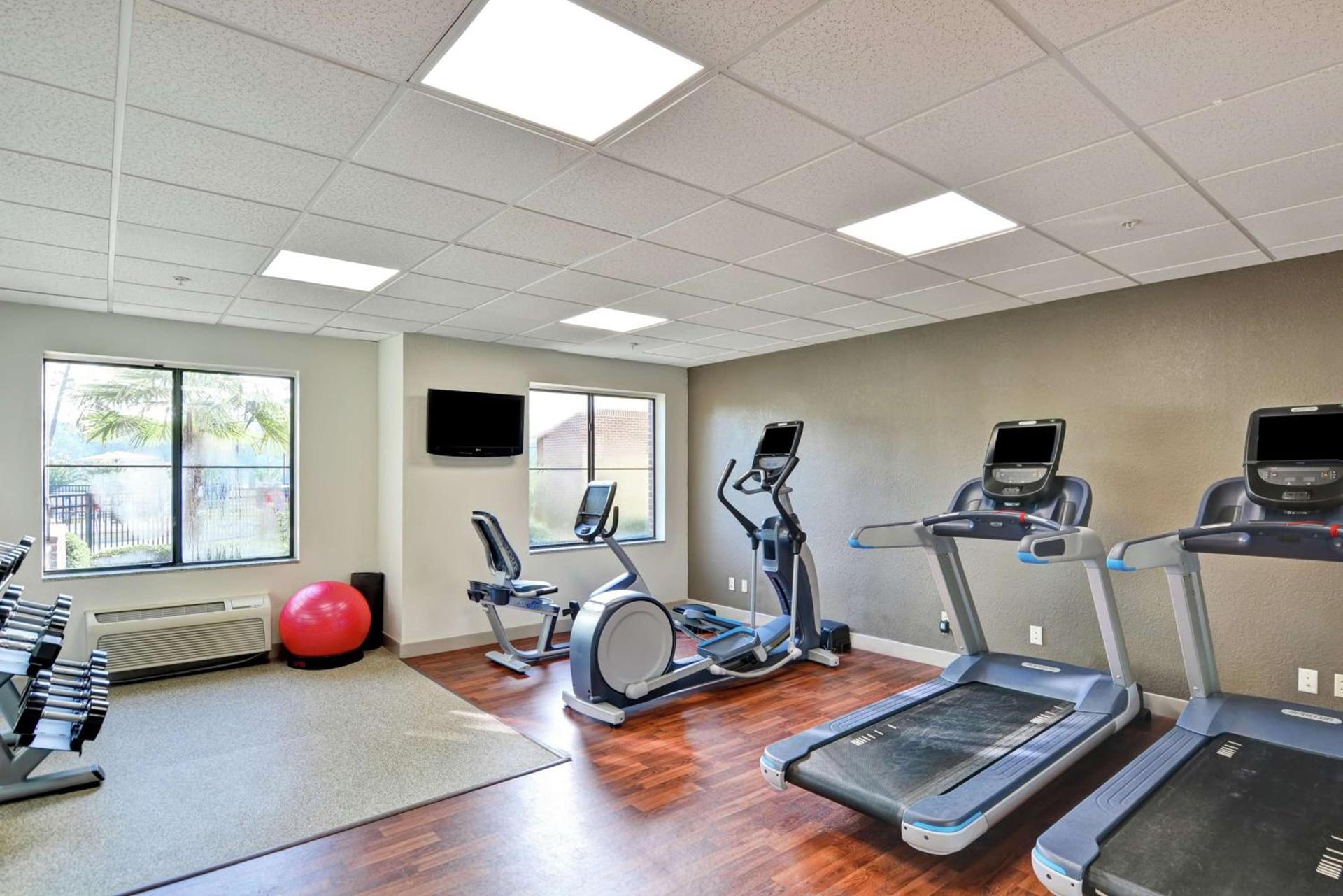 DoubleTree by Hilton Hattiesburg, MS photo 13