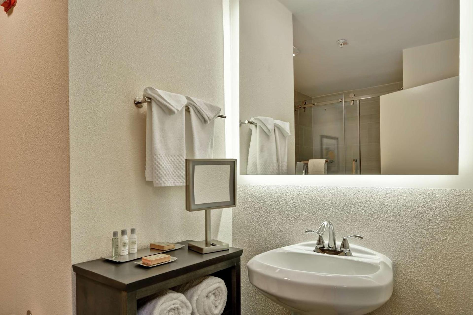 DoubleTree by Hilton Hattiesburg, MS photo 15