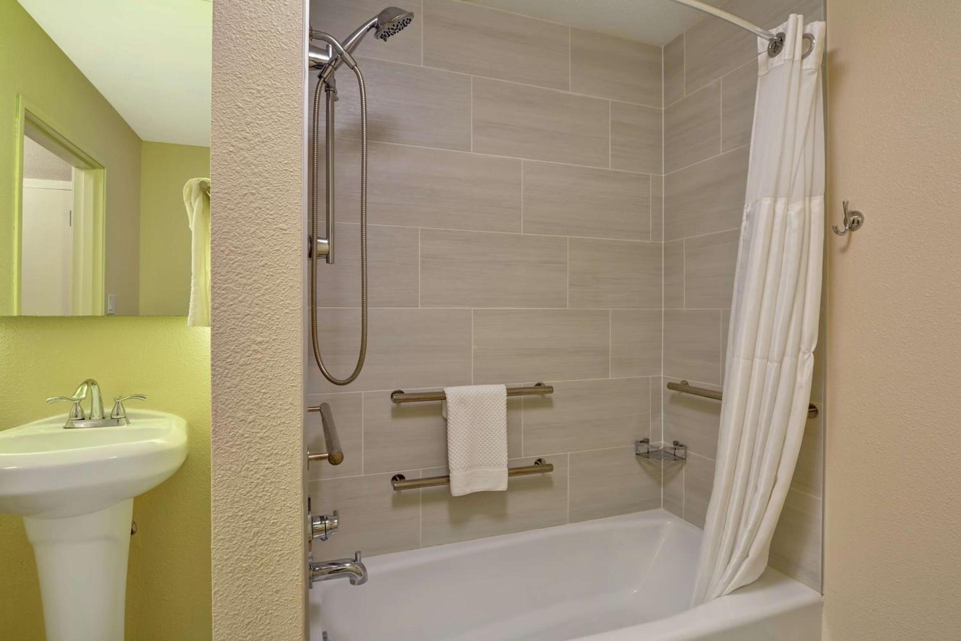 DoubleTree by Hilton Hattiesburg, MS photo 16
