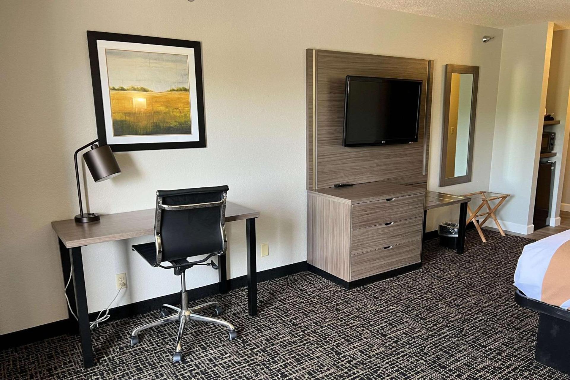 Quality Inn & Suites Red Wing photo 30