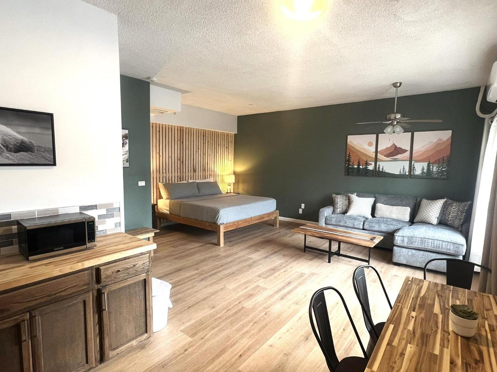 Wofford Village Studios photo 32