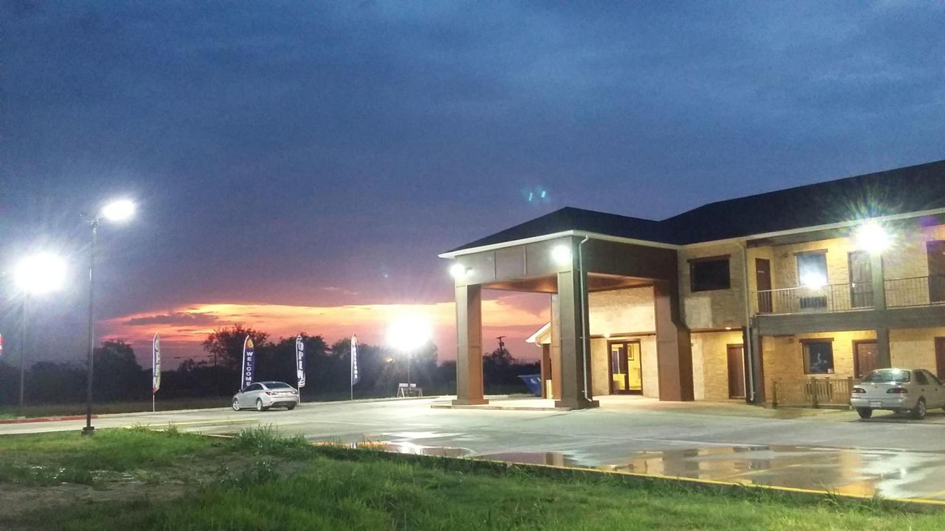 Lux Inn and Suites photo 13