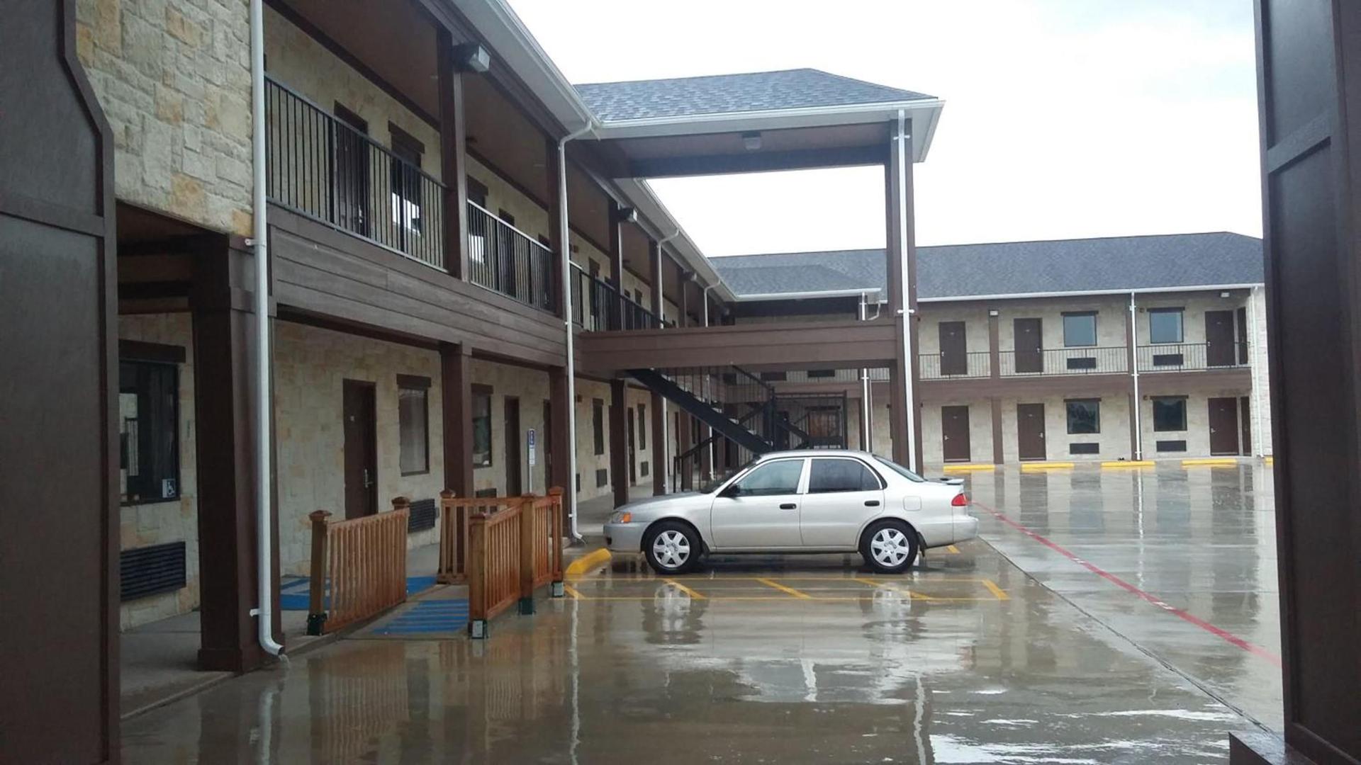 Lux Inn and Suites photo 27