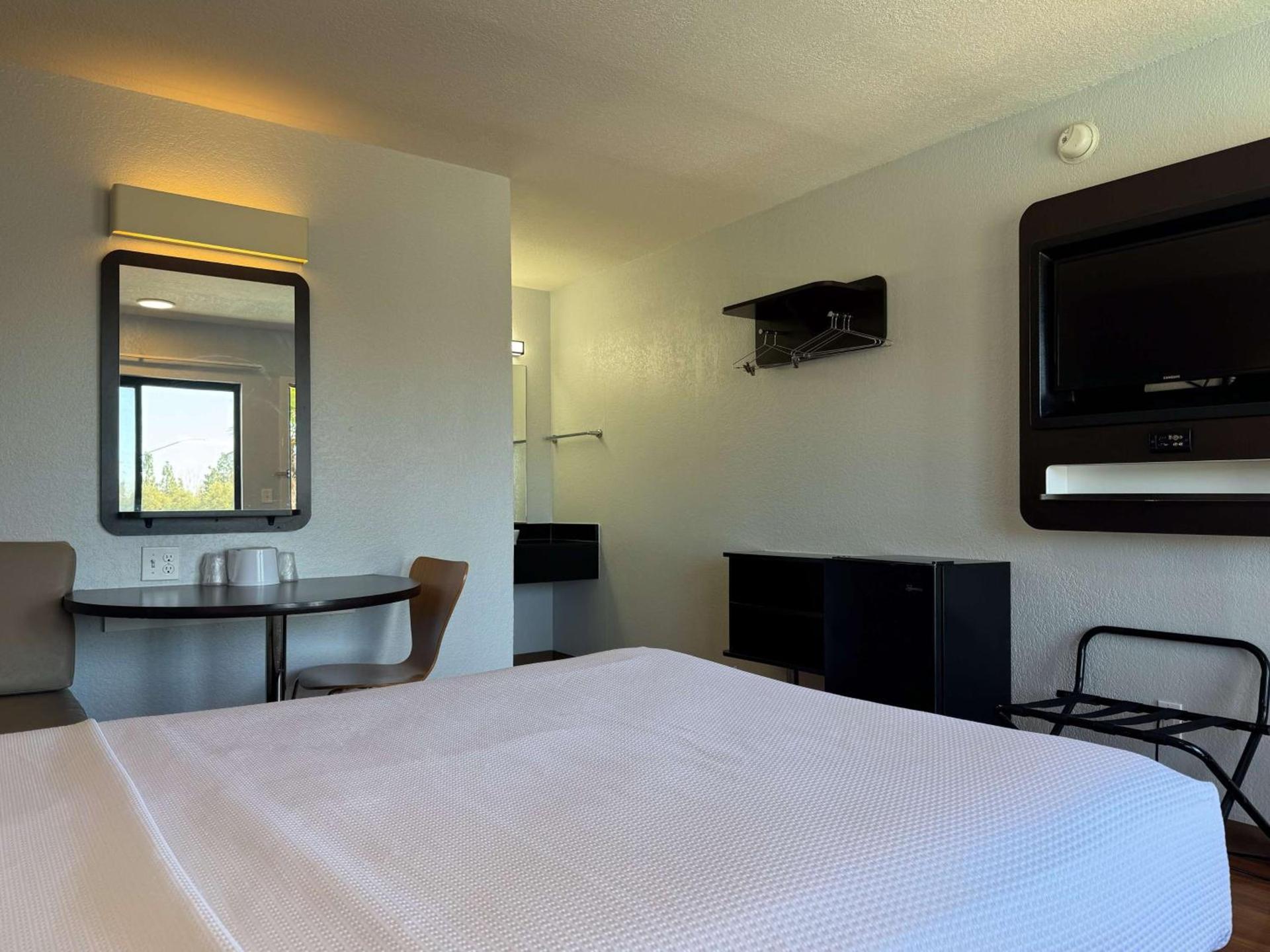 Motel 6-Simi Valley, CA photo 11
