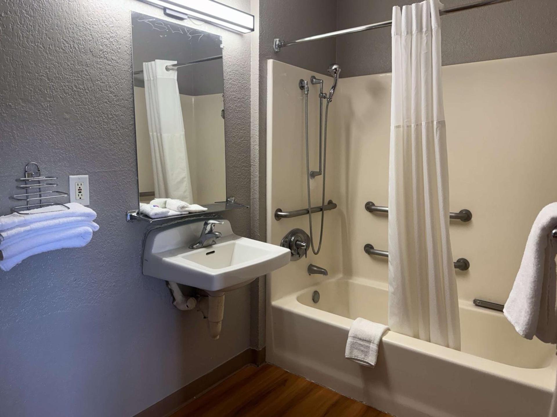 Motel 6-Simi Valley, CA photo 15